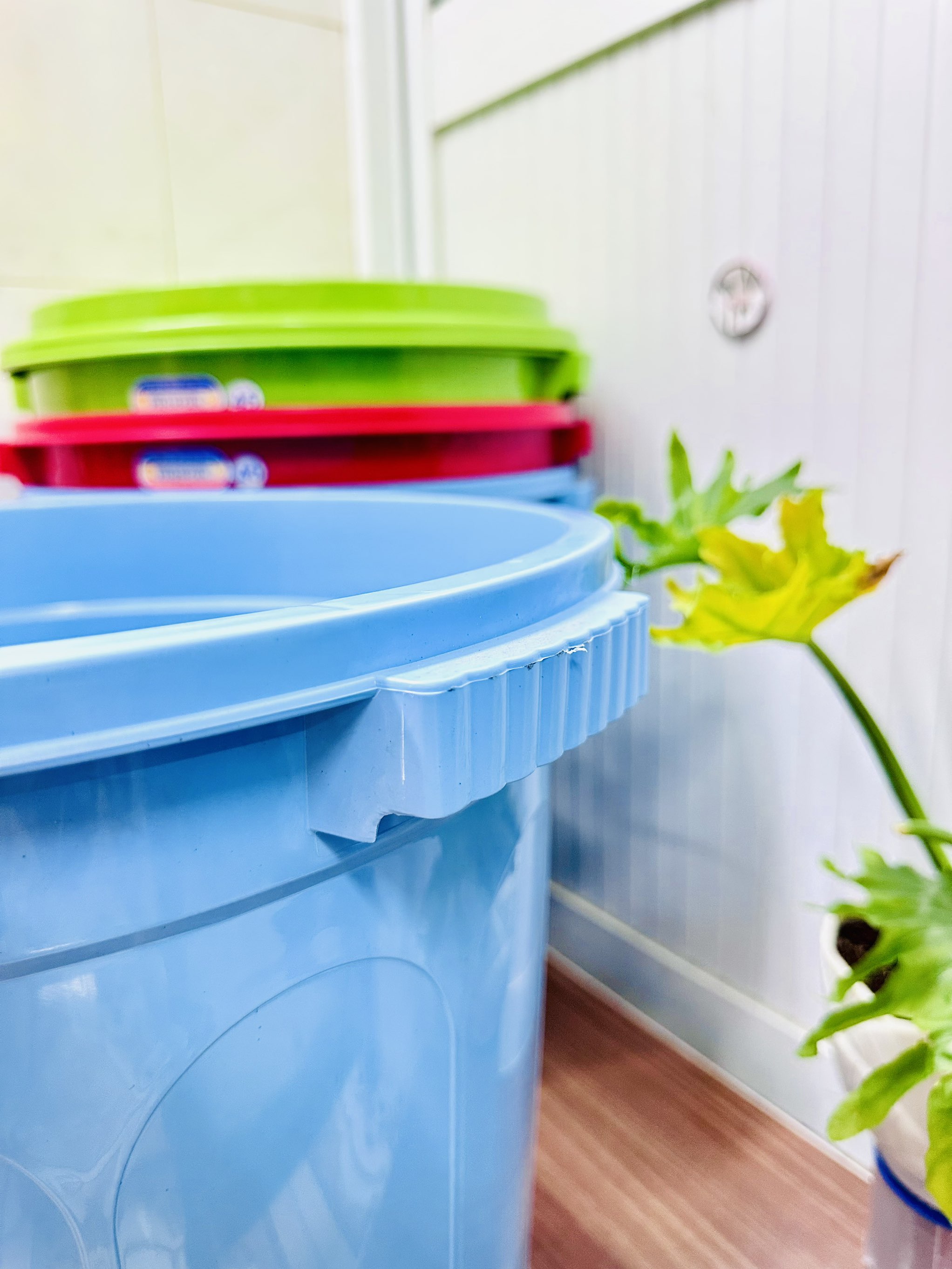 THÙNG XÔ NHỰA CÓ NẮP 45L CTY PHẠM GIA (5)