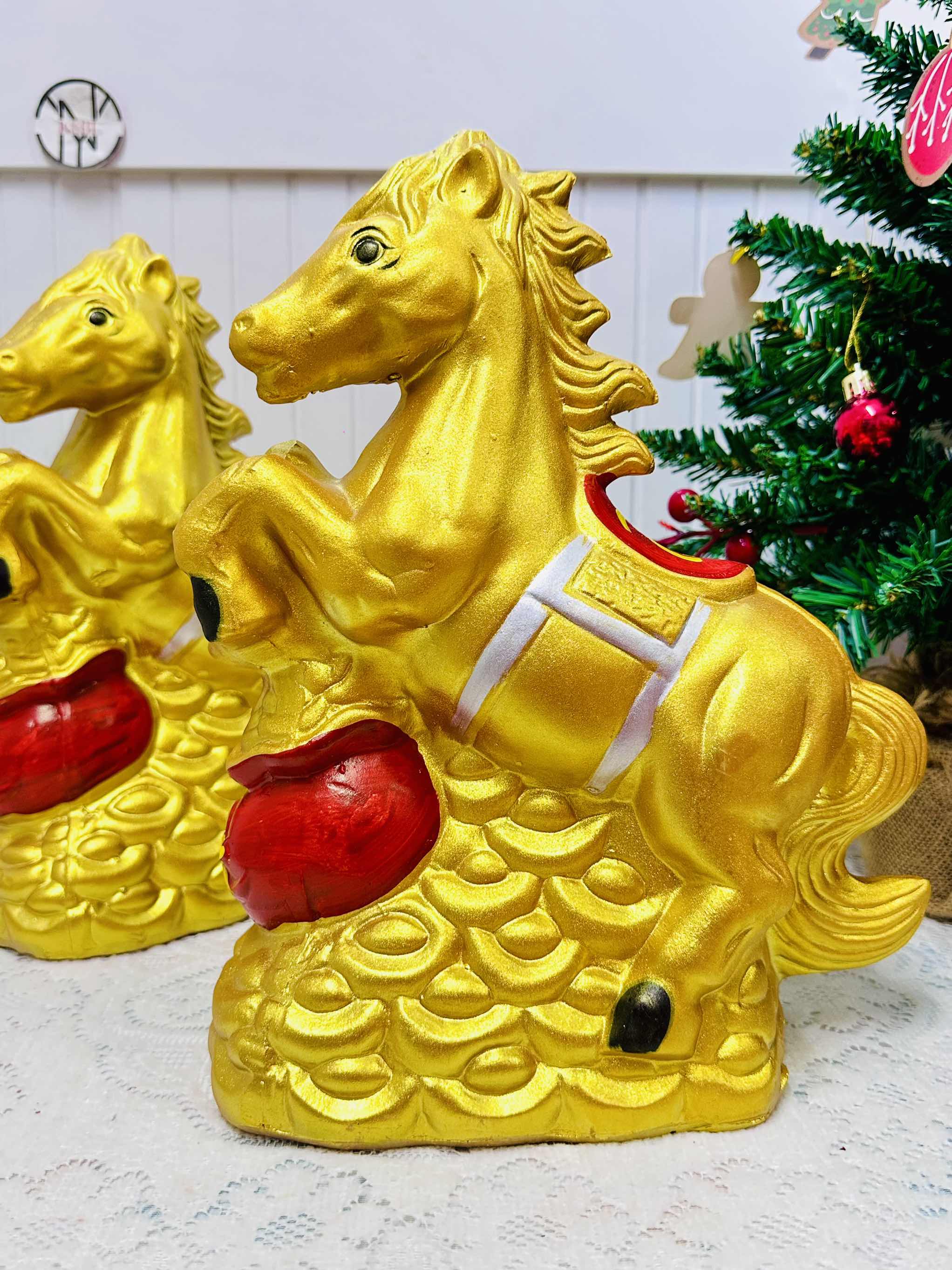 HEO ĐẤT HÌNH NGỰA VÀNG (5)