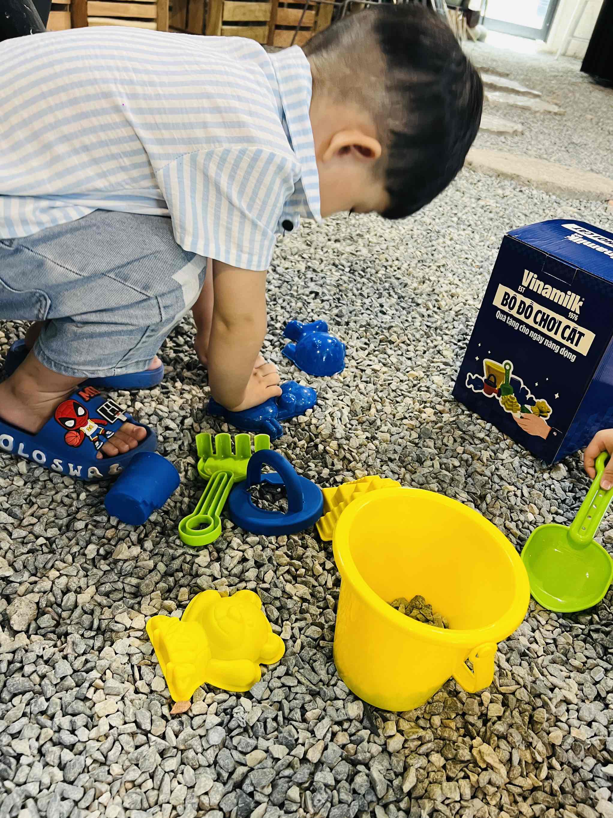 BỘ ĐỒ CHƠI XÚC CÁT 11 CHI TIẾT VINAMIL CHO BÉ (2)