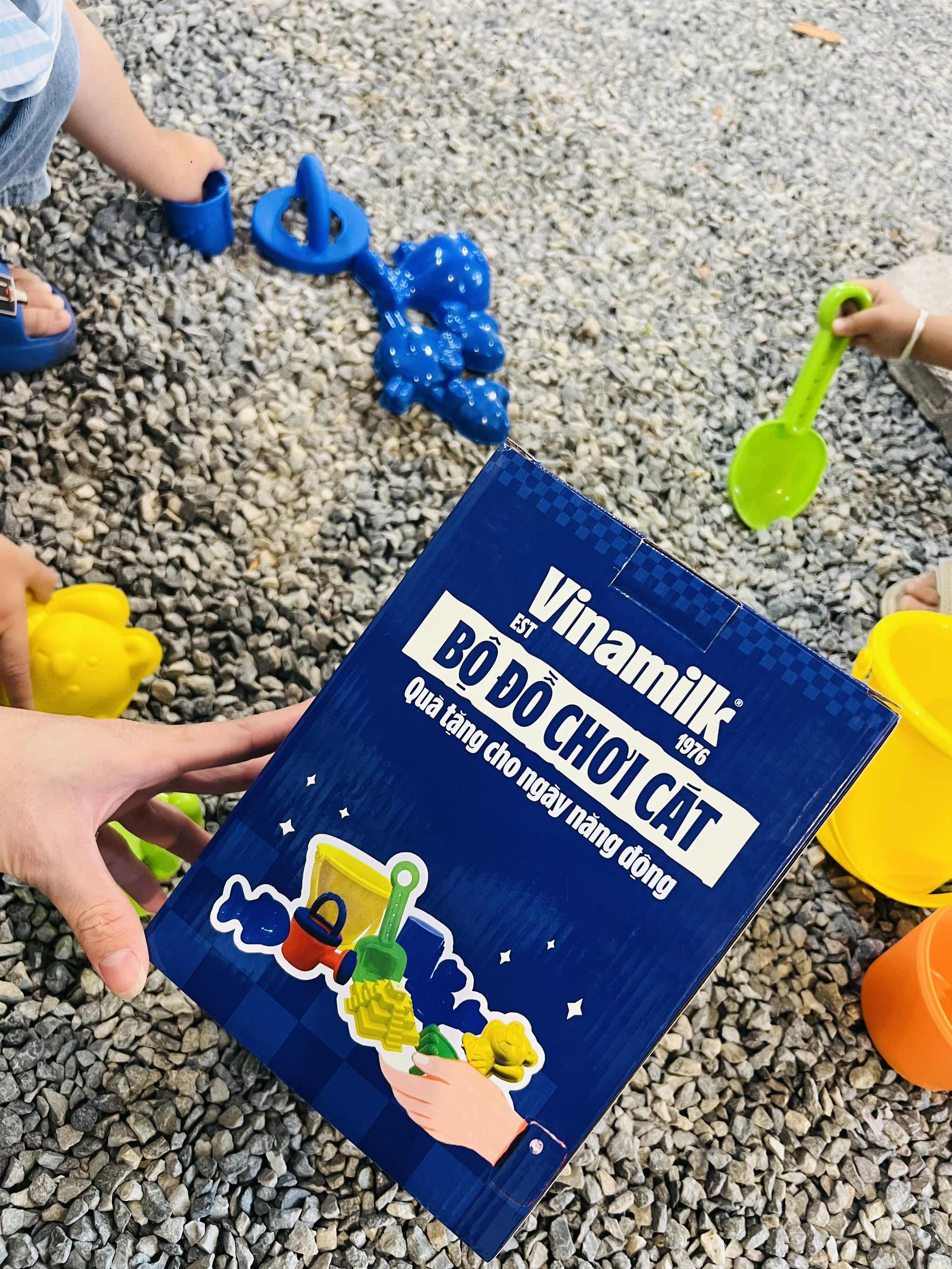 BỘ ĐỒ CHƠI XÚC CÁT 11 CHI TIẾT VINAMIL CHO BÉ (2)