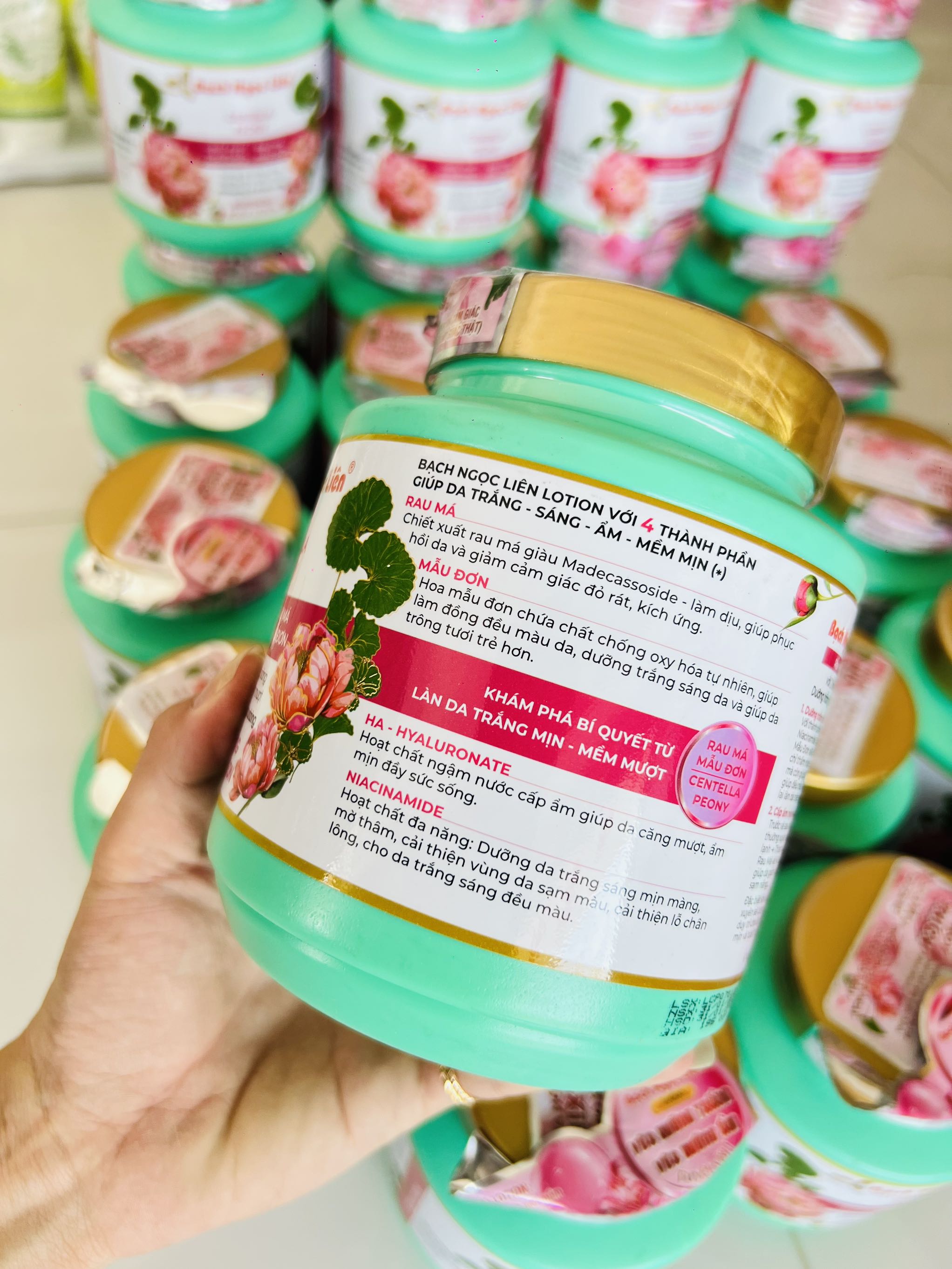 KEM BODY BẠCH NGỌC LIÊN RAU MÁ C.HÃNG (10)