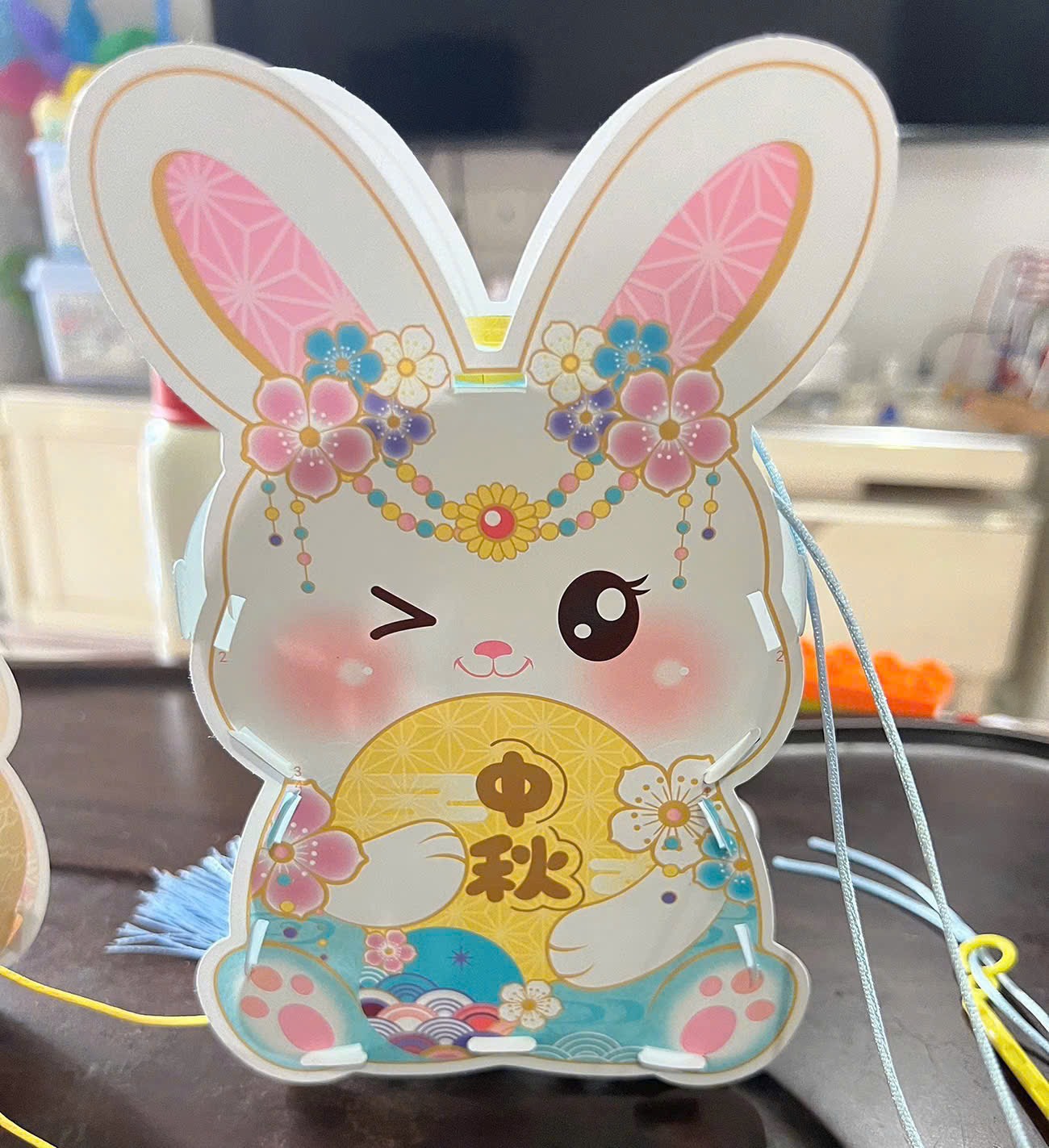 LỒNG ĐÈN TRUNG THU CON THỎ ÔM BÁNH (5)