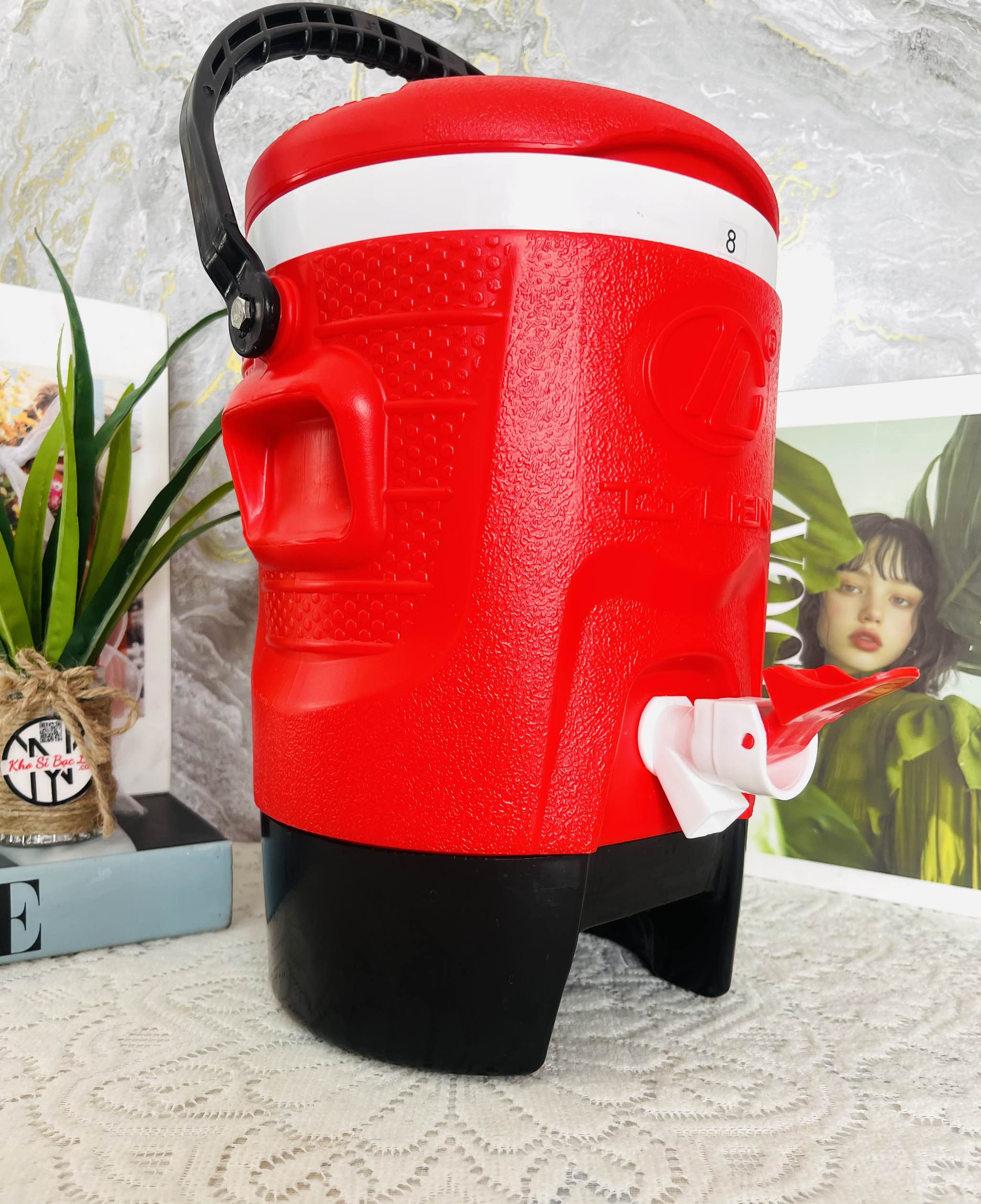 THÙNG ĐÁ GIỮ NHIỆT, BÌNH NƯỚC  TÝ LIÊN 8 lít CÓ VÒI (7)