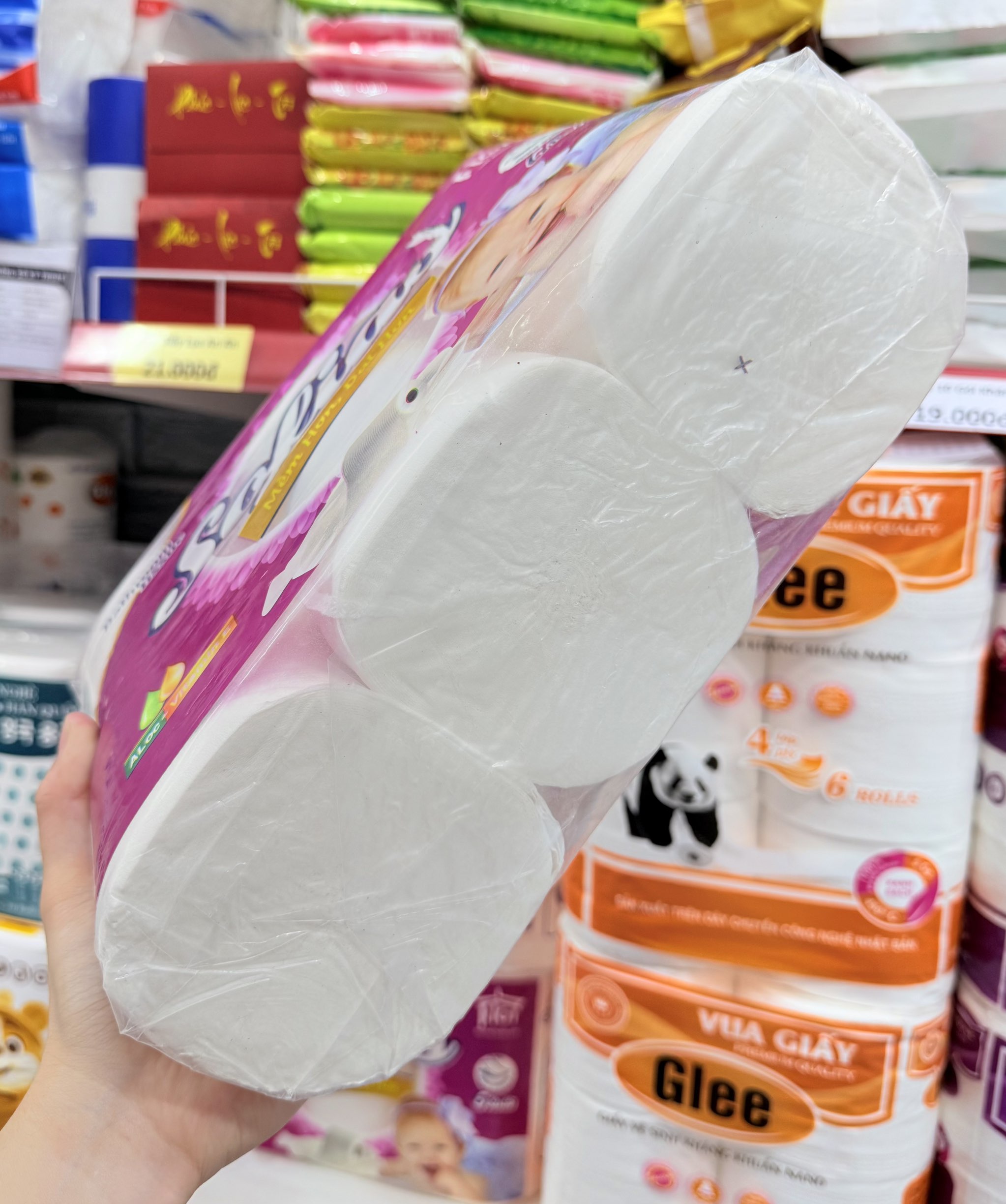KM Lốc 6 Cuộn Giấy Không Lõi 4 Lớp SOFIAS Chính hãng (2)
