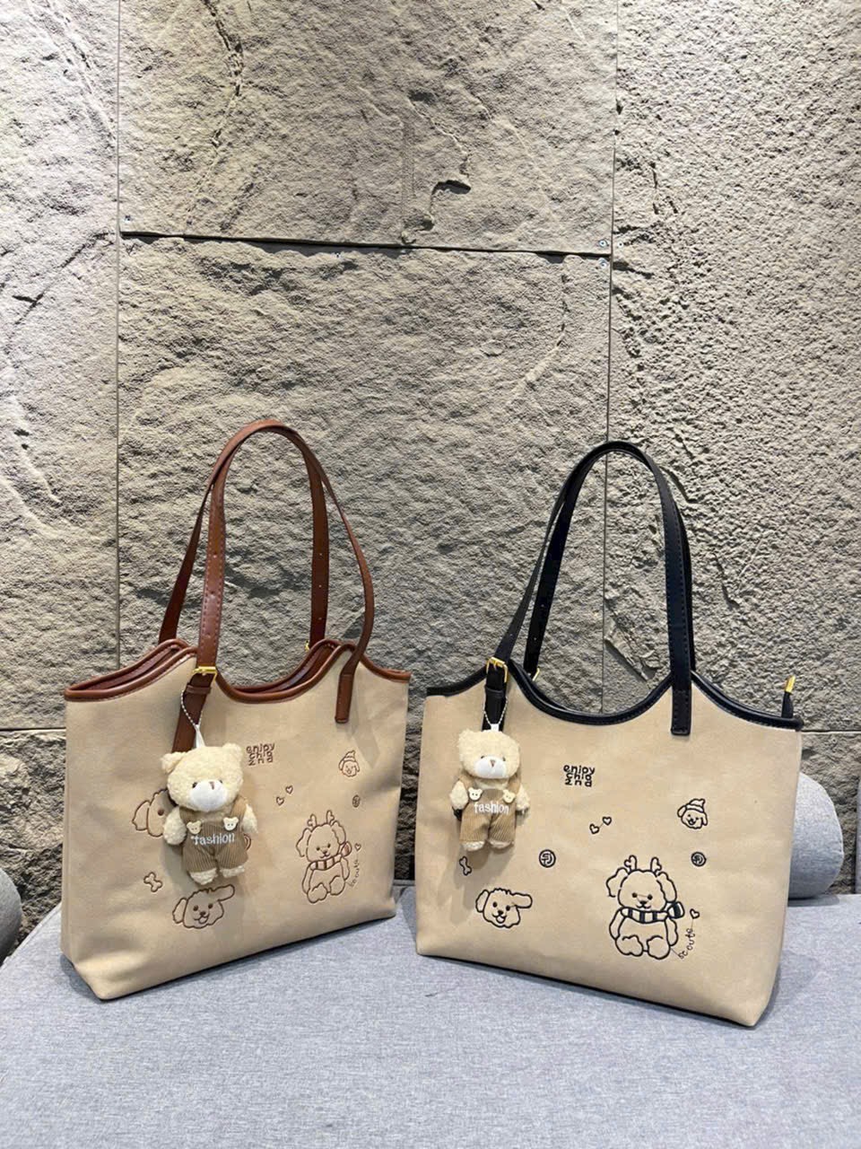 TÚI CÔNG SỞ GẤU THÊU KÈM CHARM GẤU (10)
