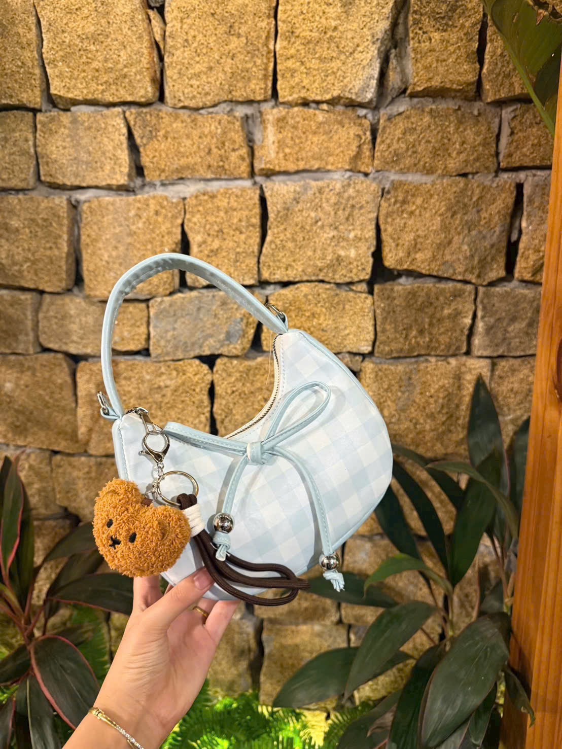 TÚI KẸP NÁCH CARO NƠ KÈM GẤU (10)