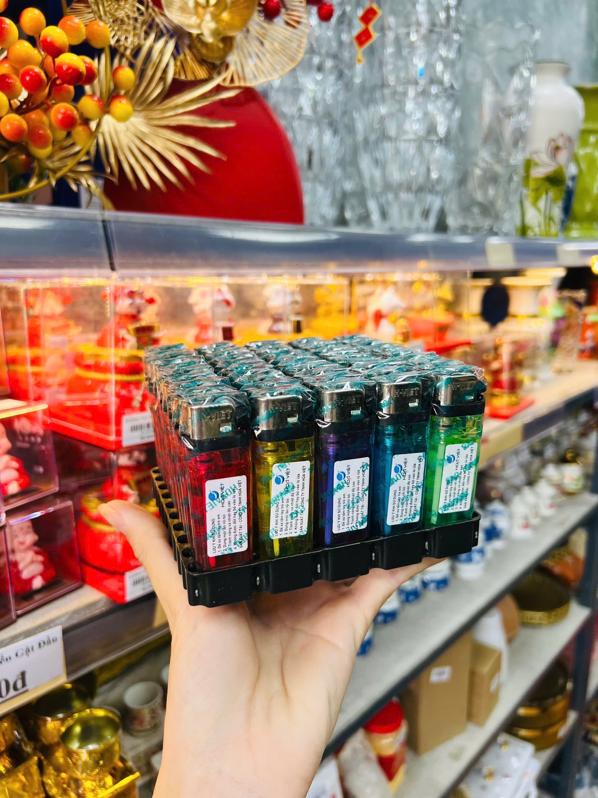 HỘT QUẸT , BẬT LỬA ĐÁ,  CTY HOA VIỆT (50c giảm 0,5k/1cái)