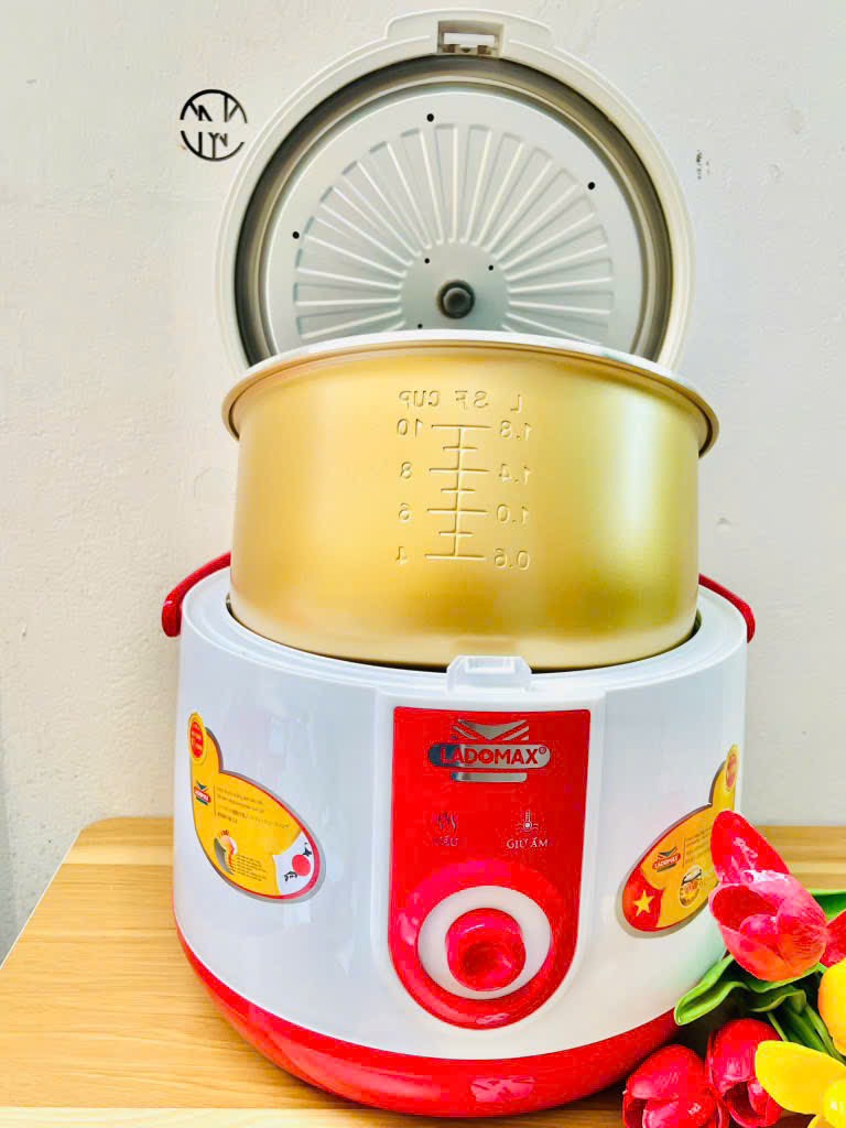 NỒI CƠM ĐIỆN LADOMAX CHÍNH HÃNG NẮP GÀI MÃ 7318 (40) '