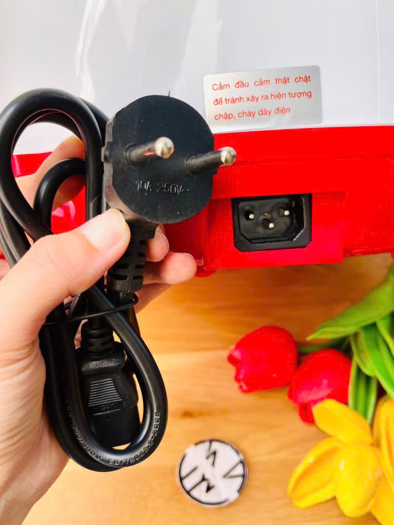 NỒI CƠM ĐIỆN LADOMAX CHÍNH HÃNG NẮP GÀI MÃ 7318 (40) '