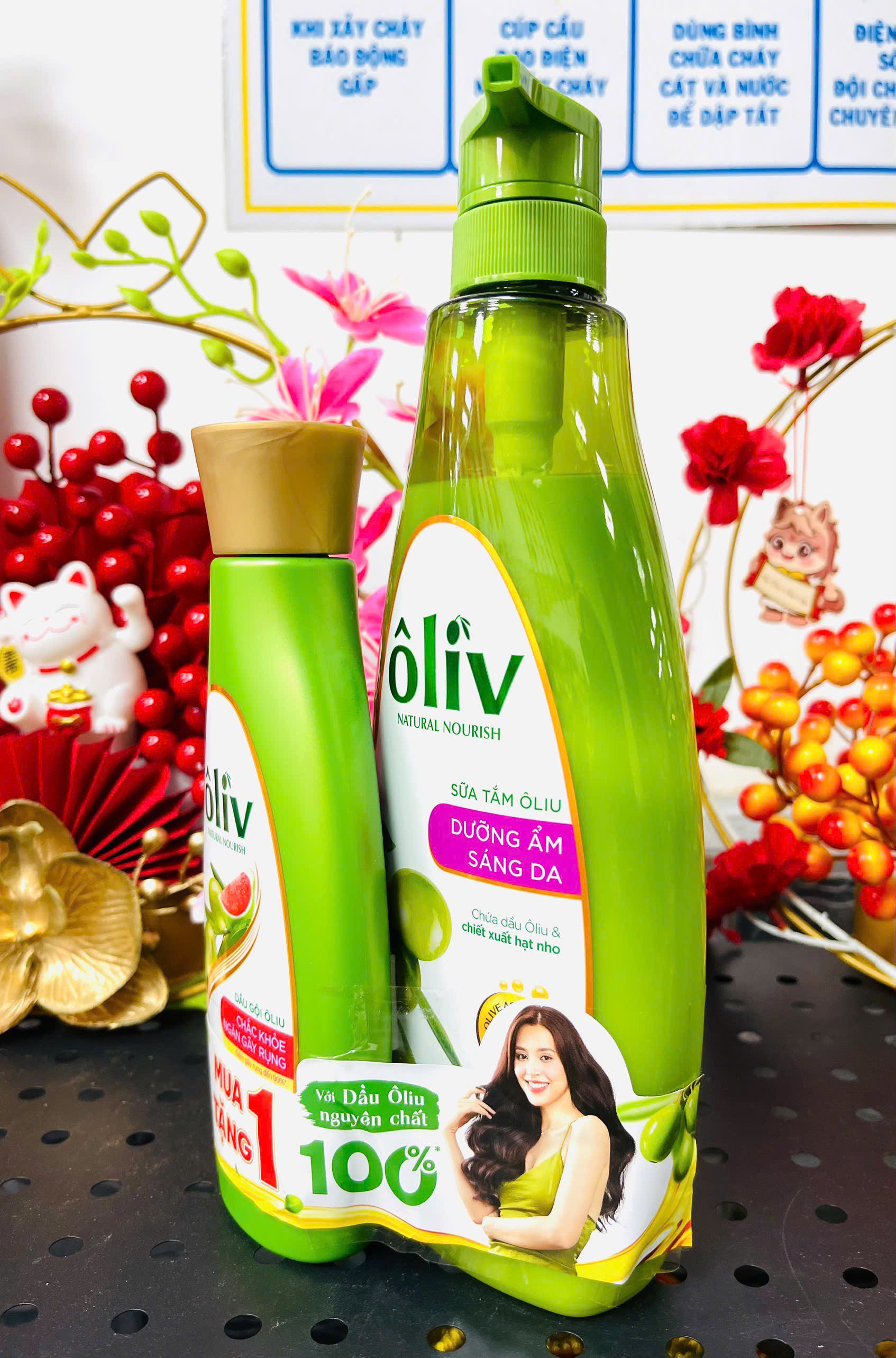SỮA TẮM OLIU DƯỠNG ẨM SÁNG DA 650ML TẶNG DẦU GỘI OLIU 250ML