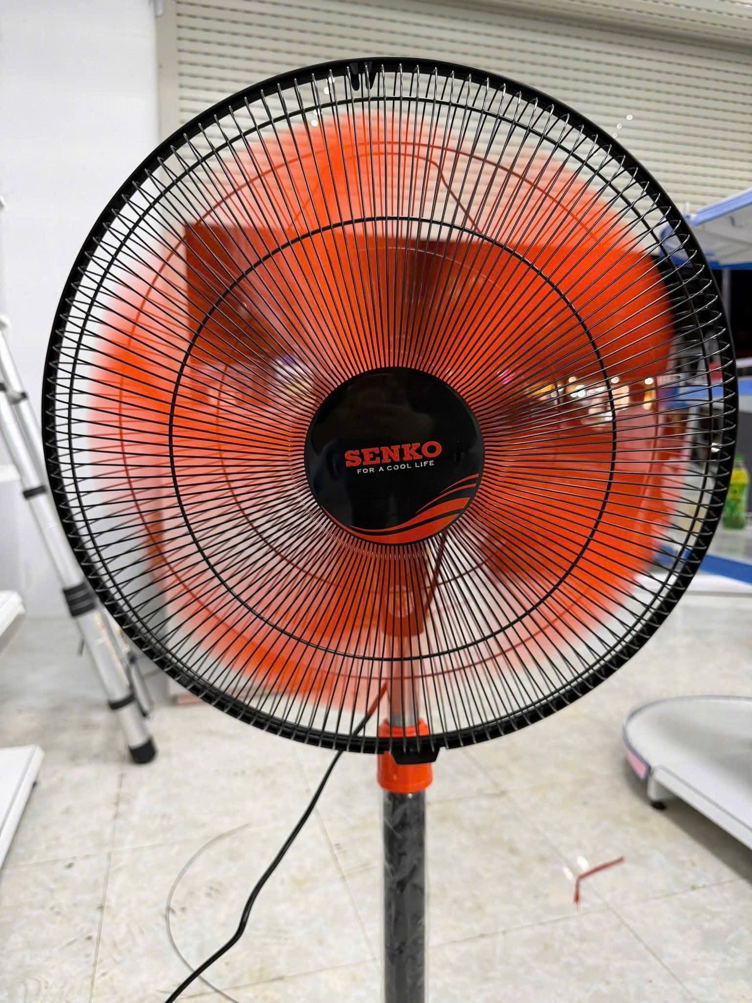 QUẠT CÔNG NGHIỆP ĐỨNG SENKO 5 CÁNH 65W BẢO HÀNH 2 NĂM SIZE 43cm Mã 1807 (30) '
