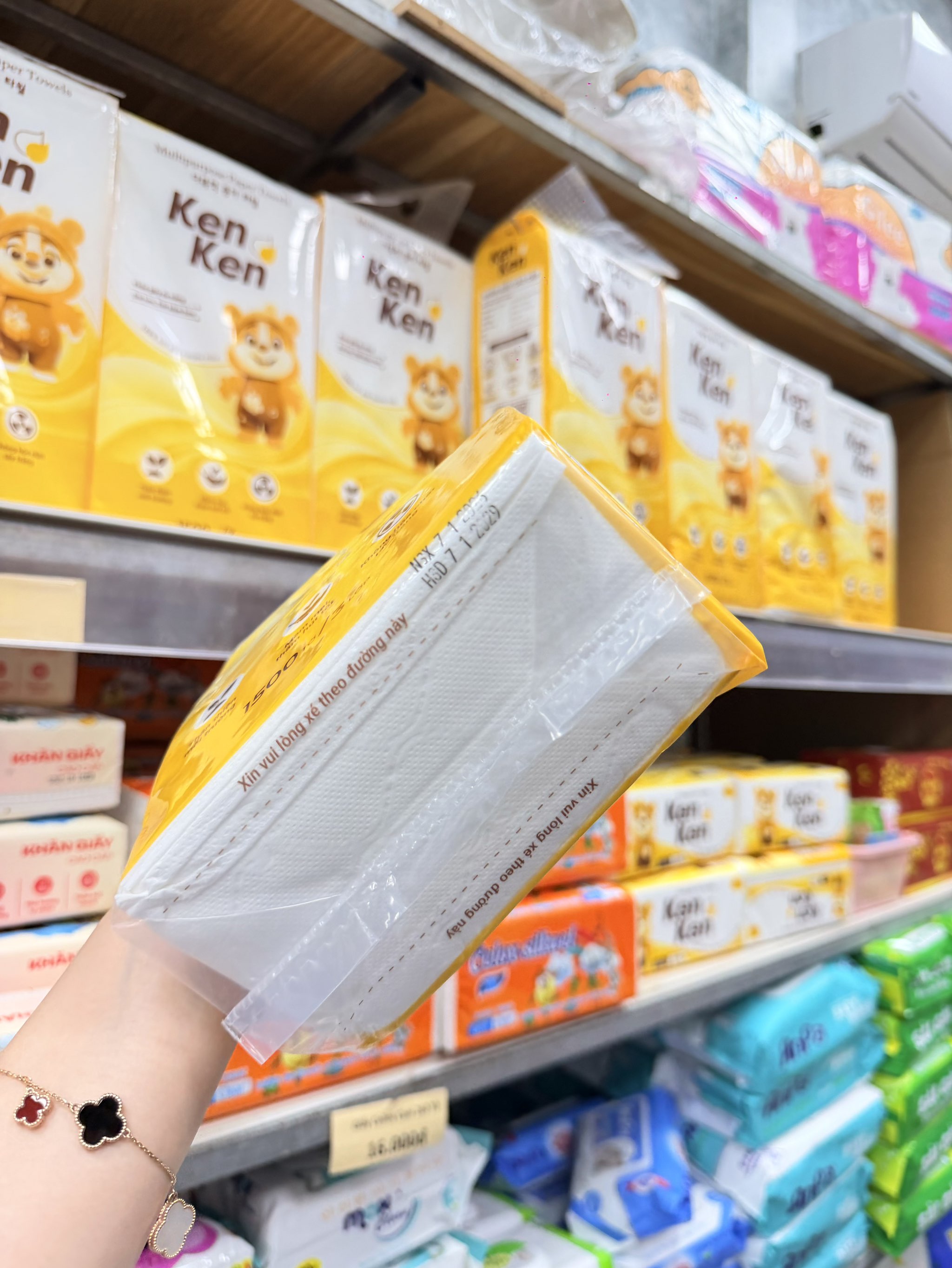 KM KHĂN GIẤY KENKEN CHÍNH HÃNG, GIẤY RÚT TREO TƯỜNG 1500 TỜ (2) (thùng 16b)