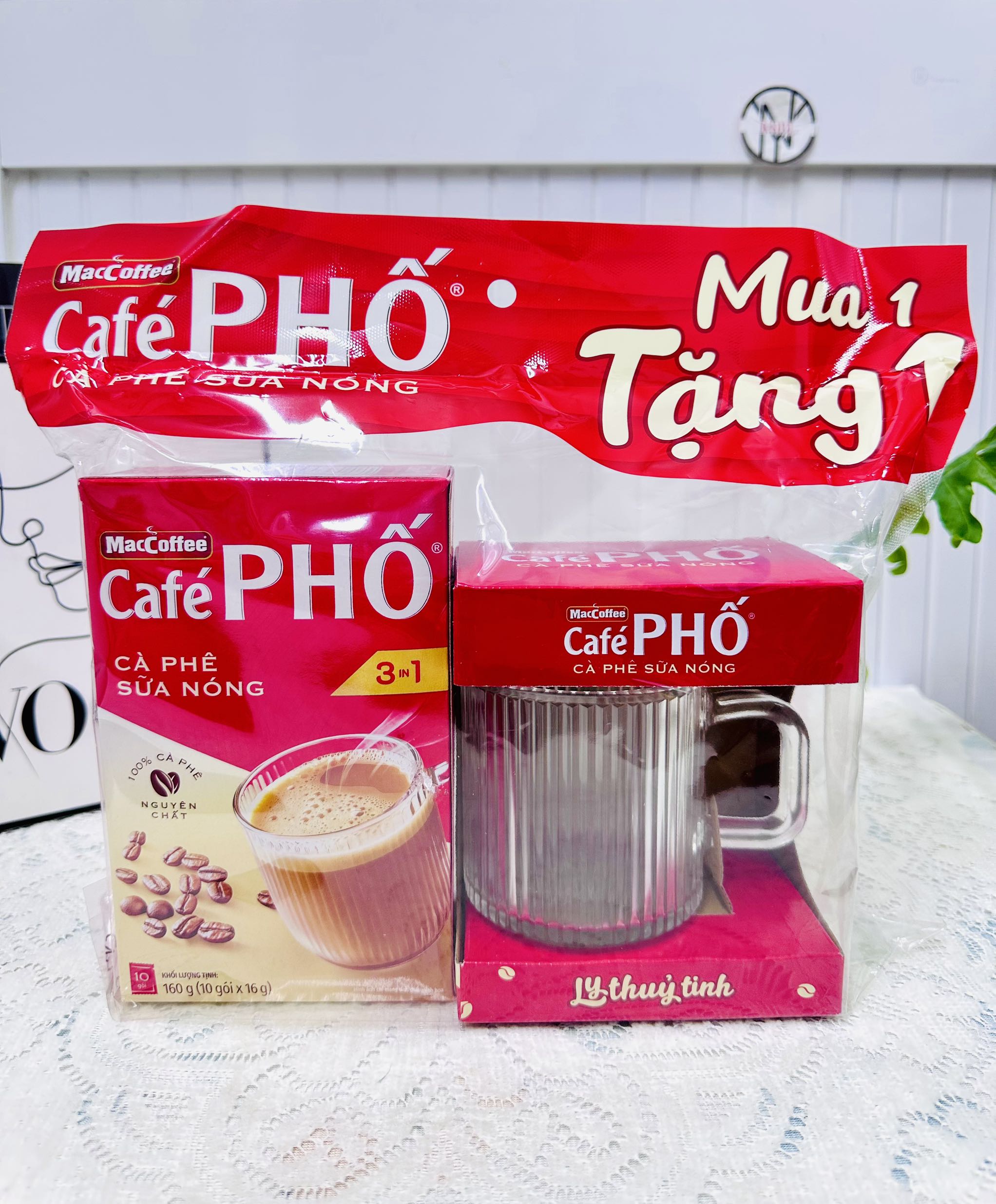 HỘP 10 GÓI CAFE PHỐ NÓNG ( CAFE SỮA ) TẶNG KÈM LY THUỶ TINH LỚN (2)