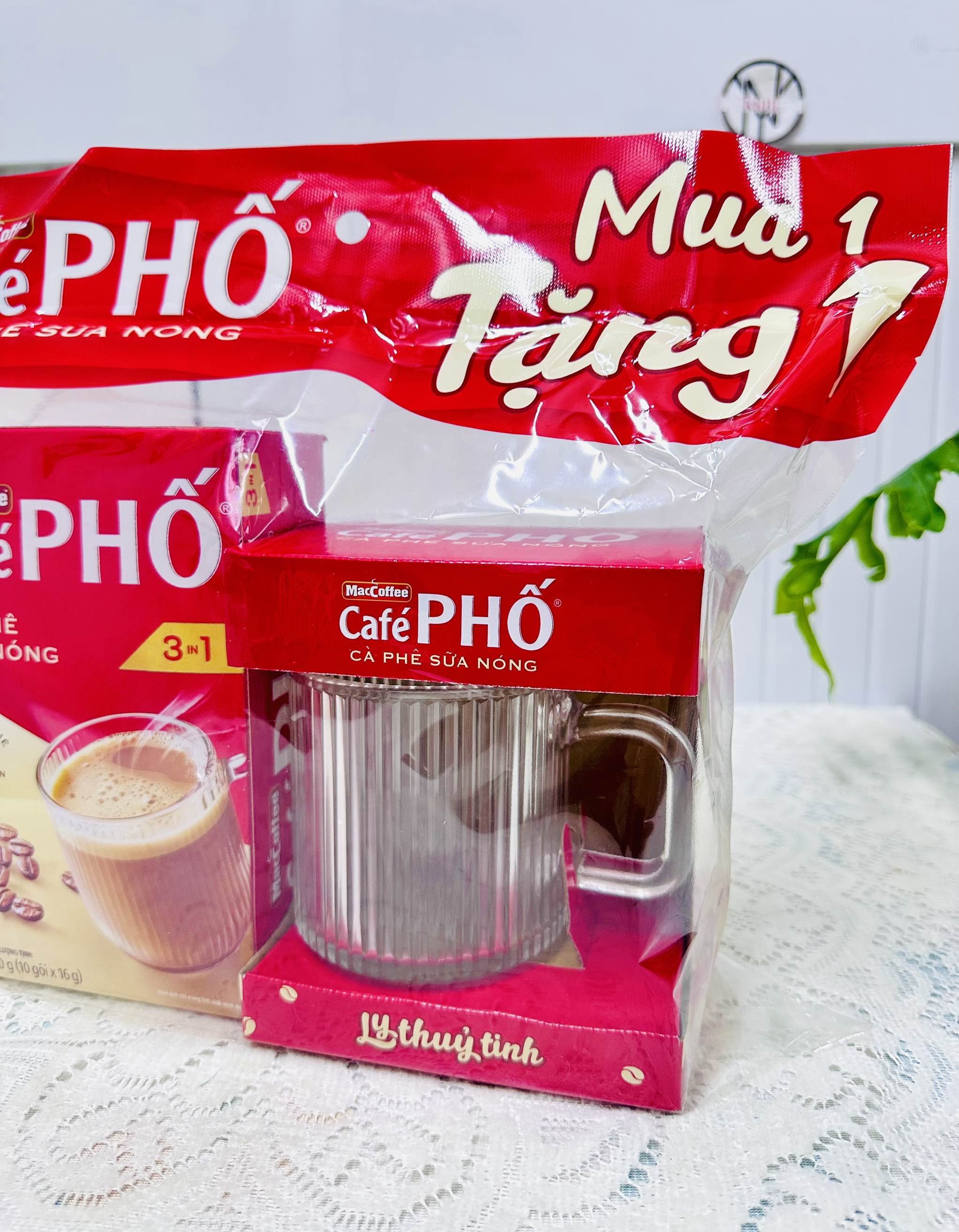 HỘP 10 GÓI CAFE PHỐ NÓNG ( CAFE SỮA ) TẶNG KÈM LY THUỶ TINH LỚN (2)
