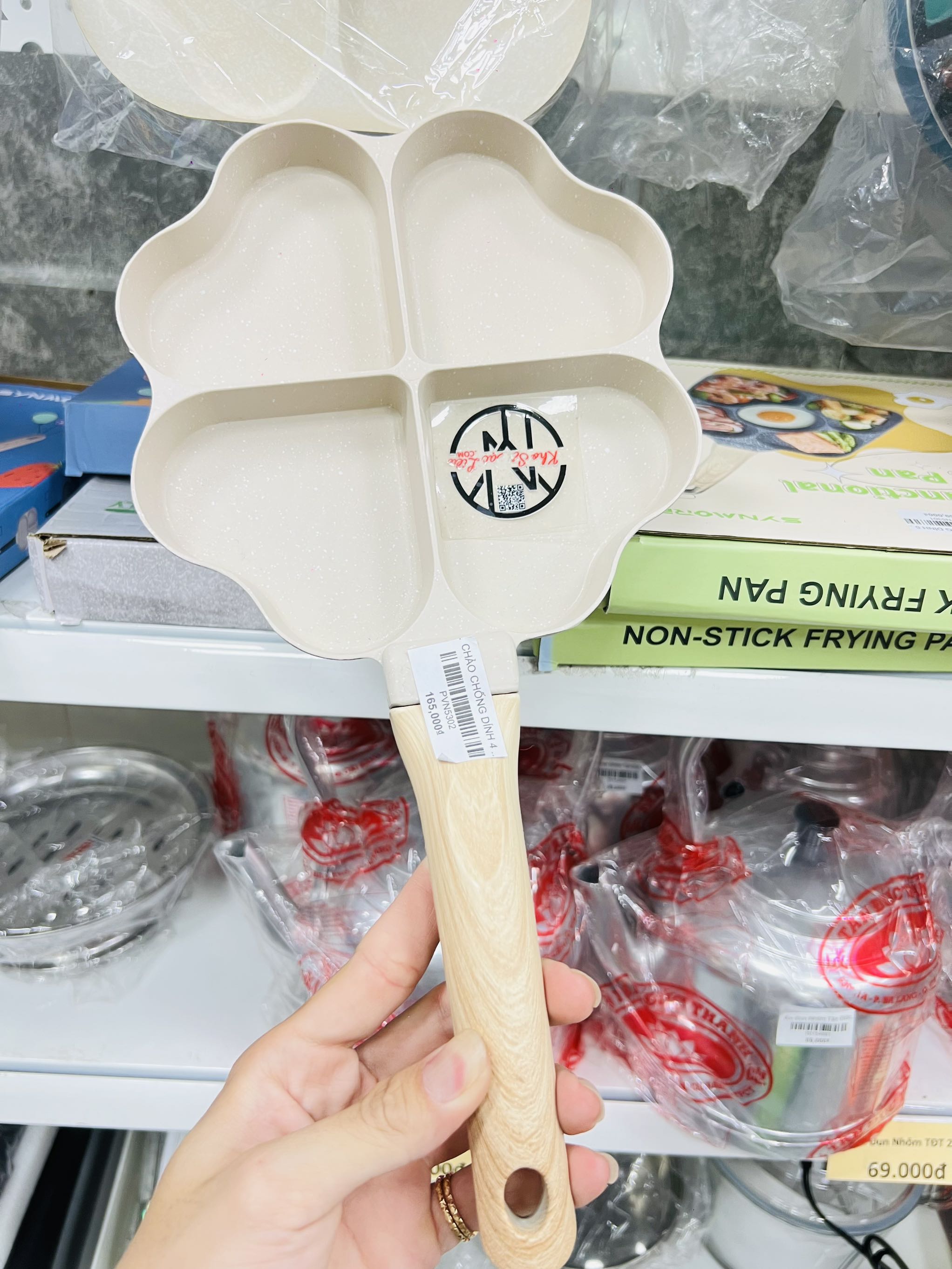 CHẢO CHỐNG DÍNH 4 NGĂN TRÁI TIM XỊN(14)