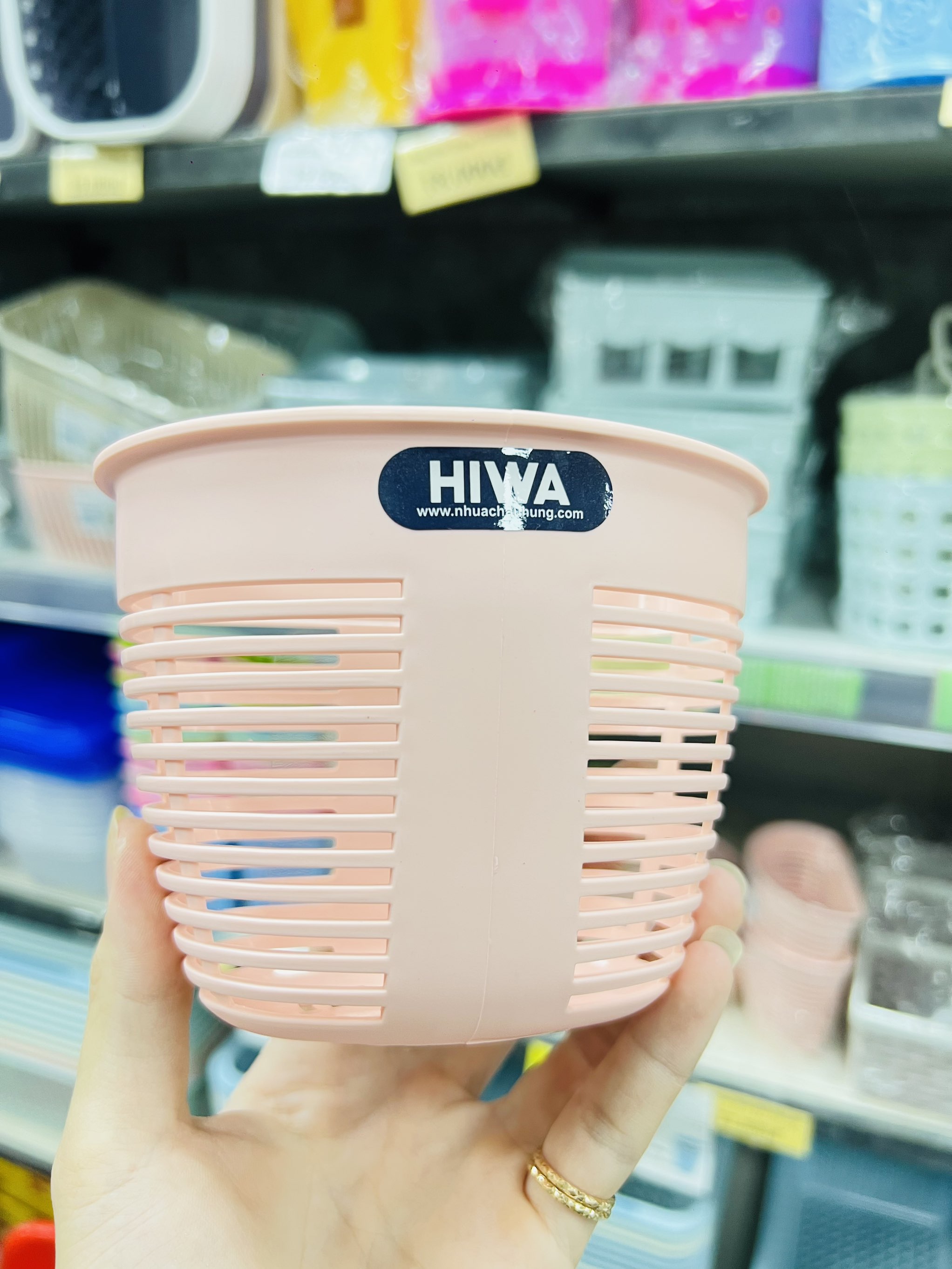 RỔ TREO HÌNH BÁN NGUYỆT HIWA (1)
