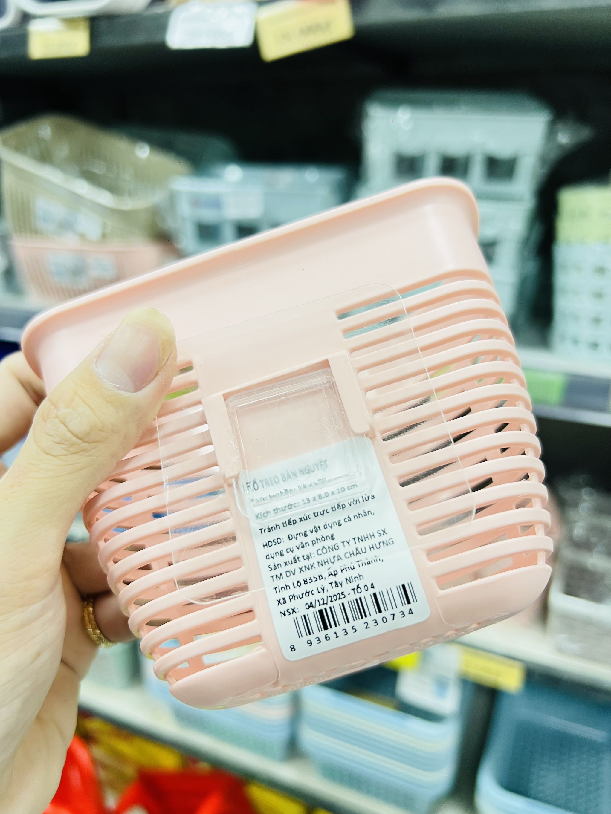 RỔ TREO HÌNH BÁN NGUYỆT HIWA (1)