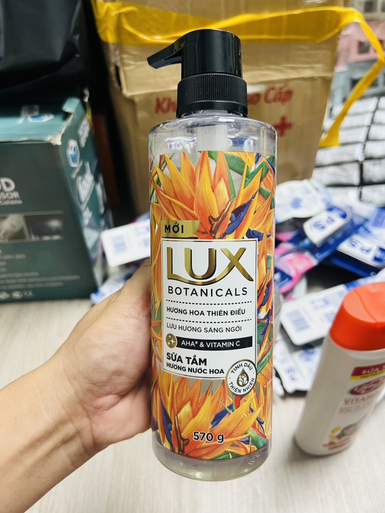 SỮA TẮM LUX HOA THIÊN ĐIỂU 570g (Ko áp dụng giảm 10%)