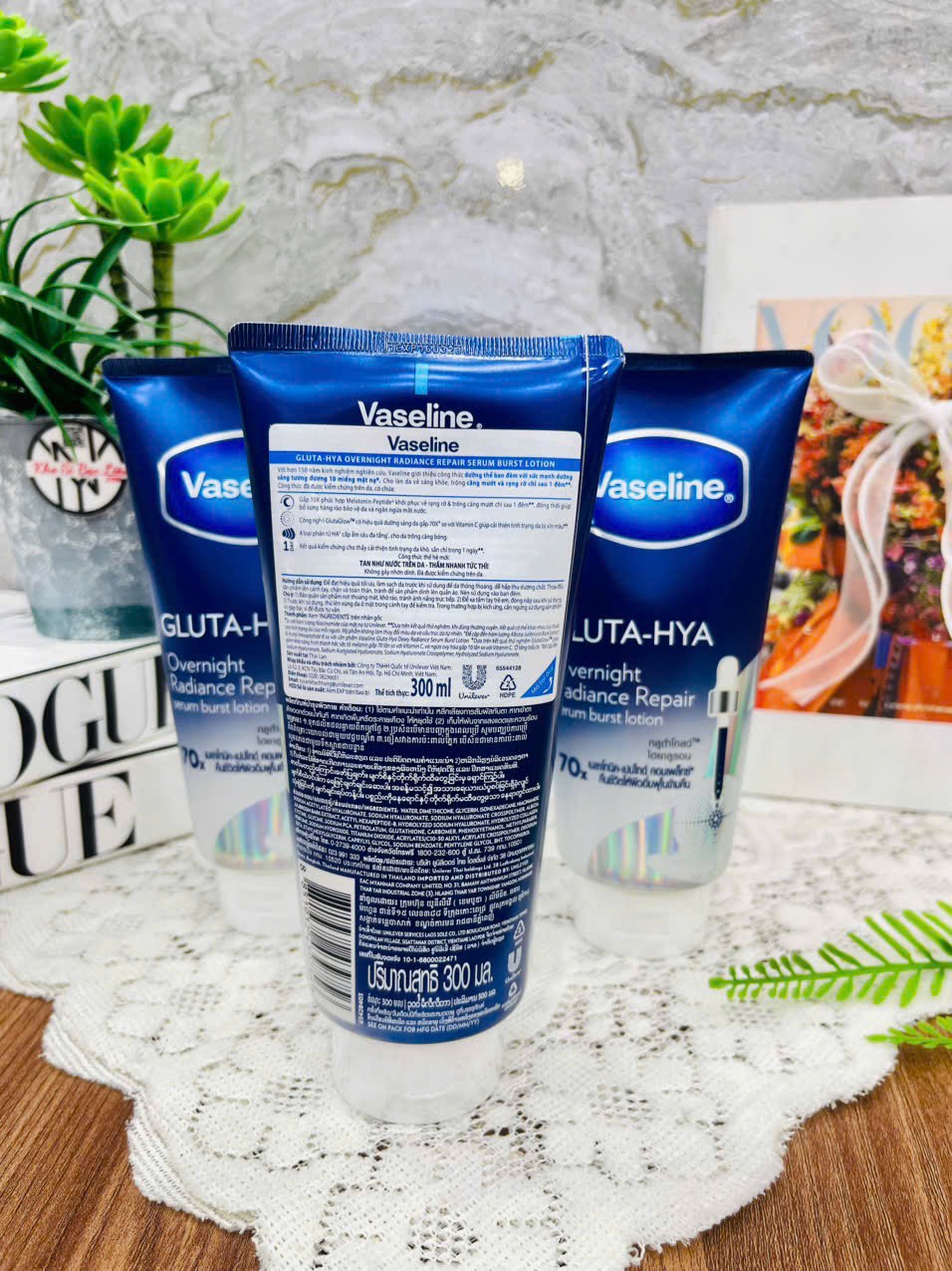 Sữa Dưỡng Thể VASELINE GLUTA-HYA Xanh 70X Ban Đêm 300ml (Ko áp dụng giảm 10%)