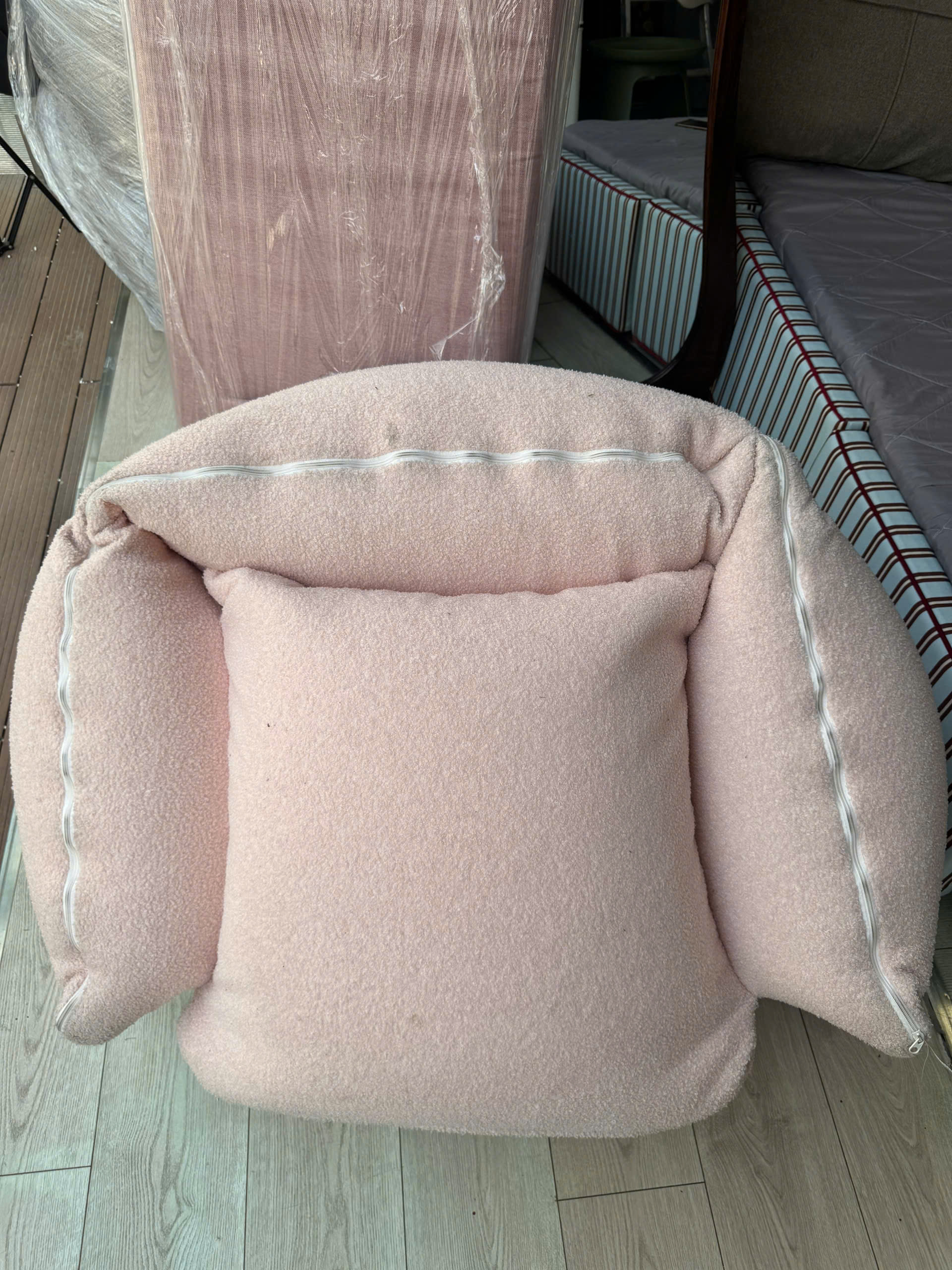 THANH LÝ- GHẾ MŨM MĨM