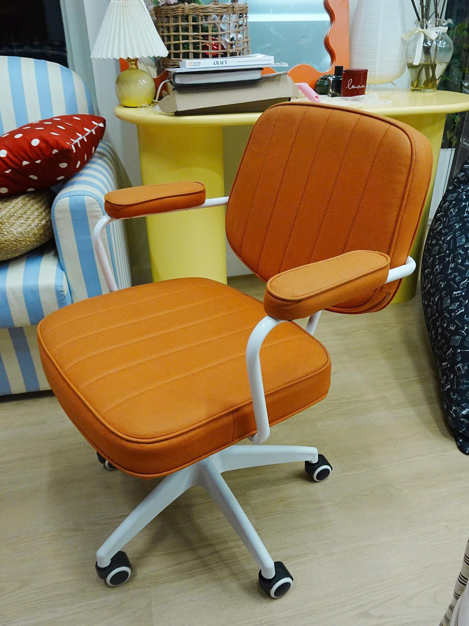 THANH LÝ - GHẾ XOAY BÔNG SÒ - Cam