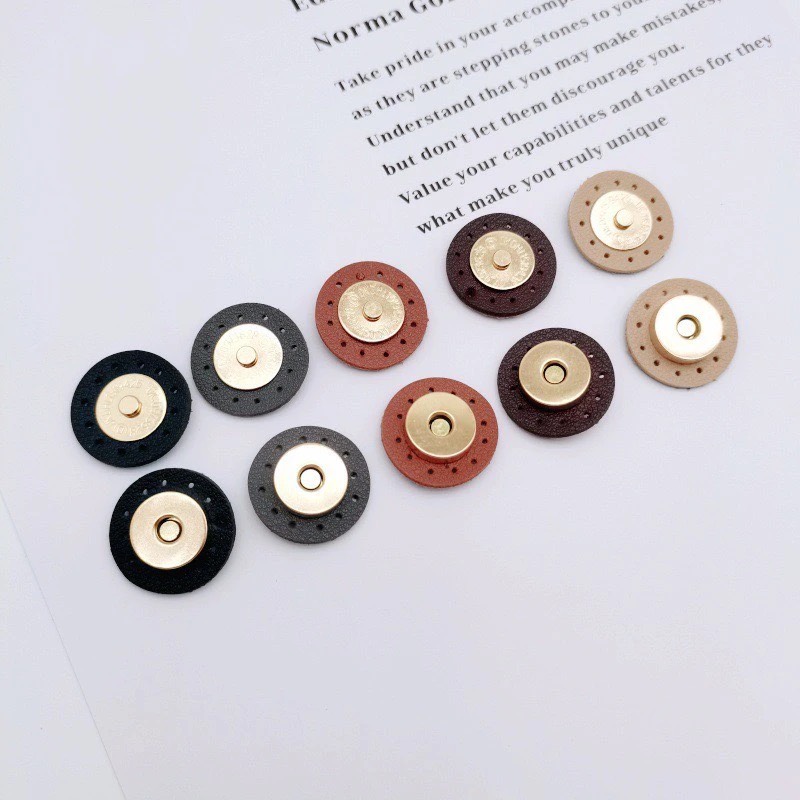 Hít nam châm bọc da