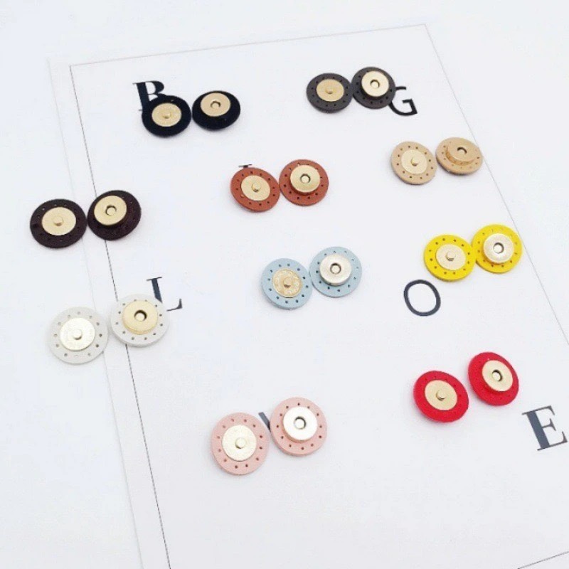 Hít nam châm bọc da