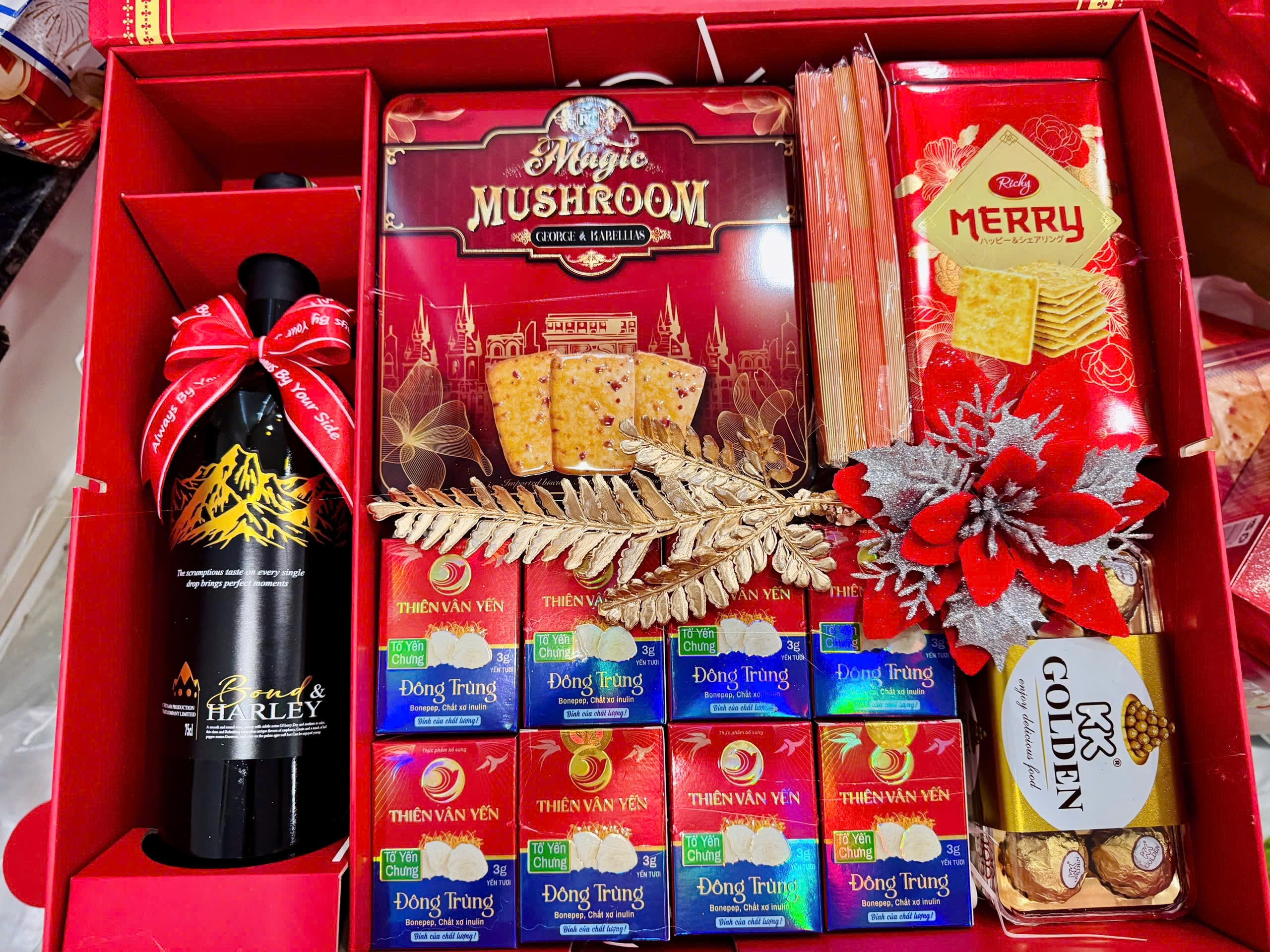 Thiên Vân Yến trân trọng cảm ơn thương hiệu dầu nhớt NPOIL: Sự kết hợp của giá trị thượng hạng