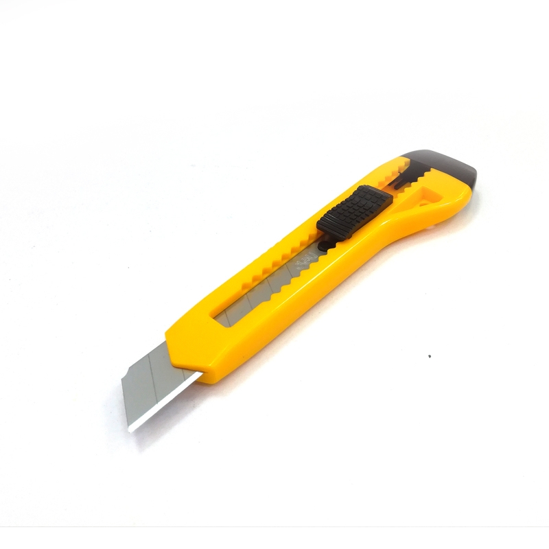 Dao rọc giấy Deli E2061