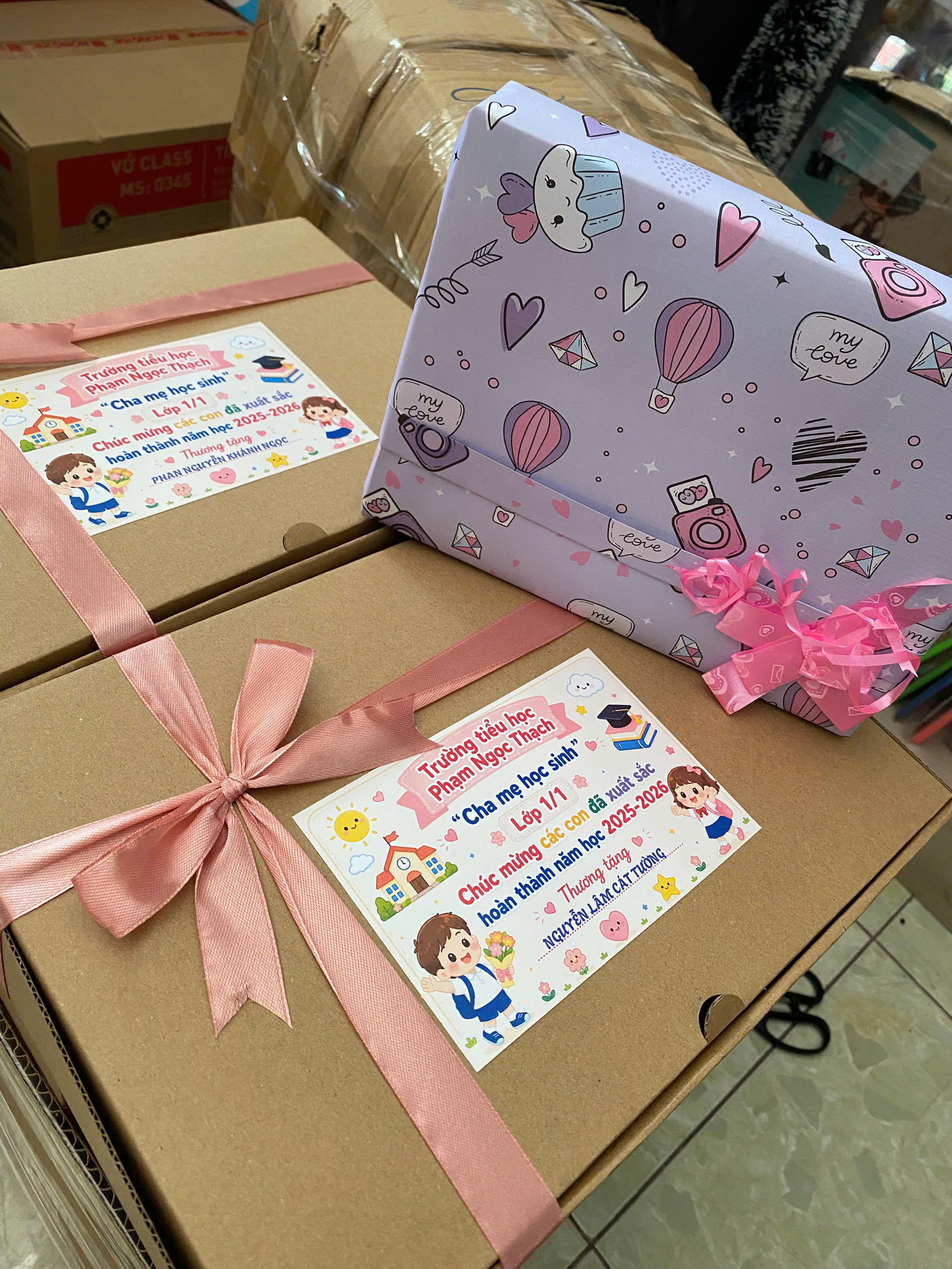Set quà thưởng học sinh