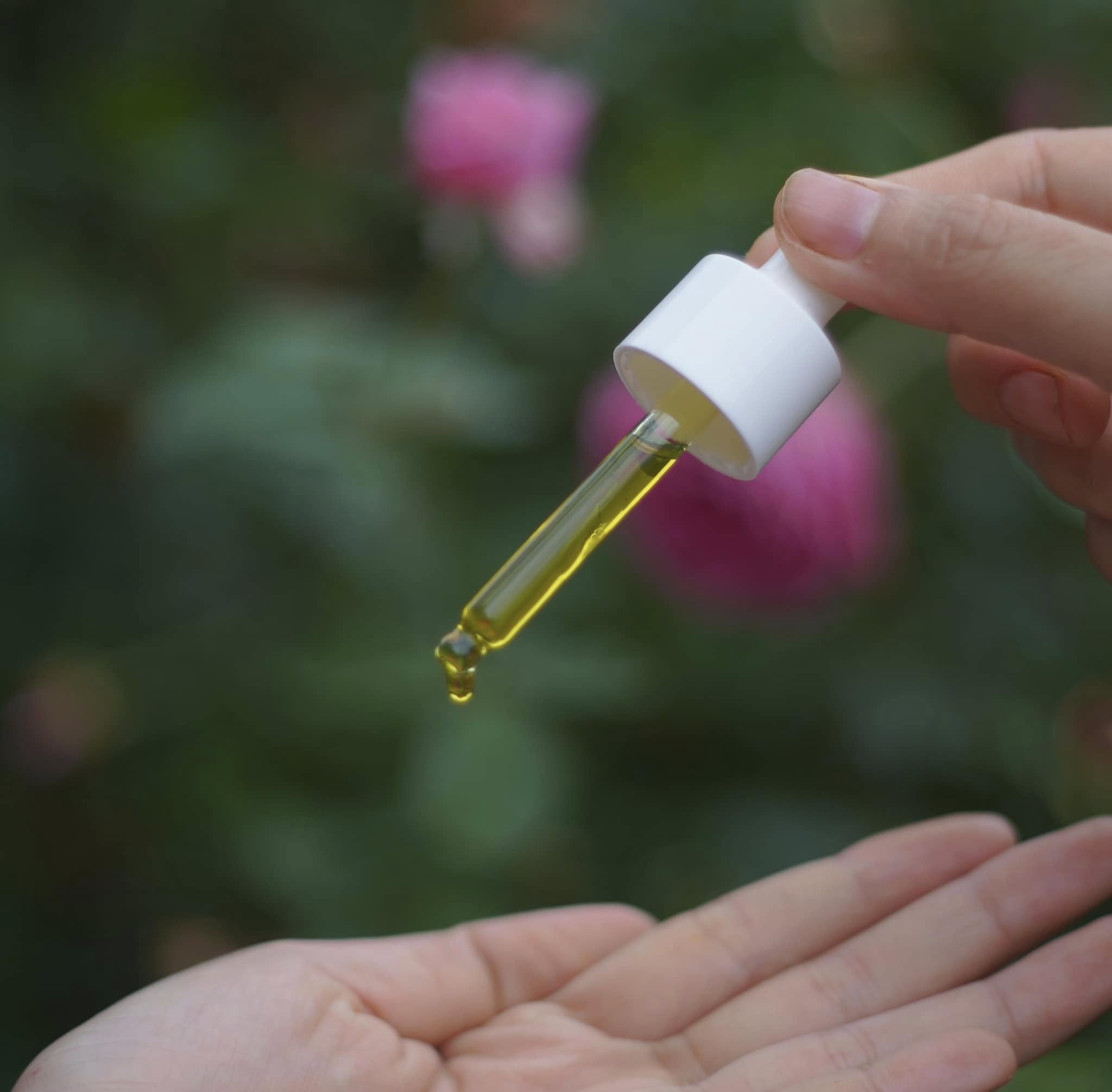 Rửa mặt tẩy trang bằng dầu dưỡng da