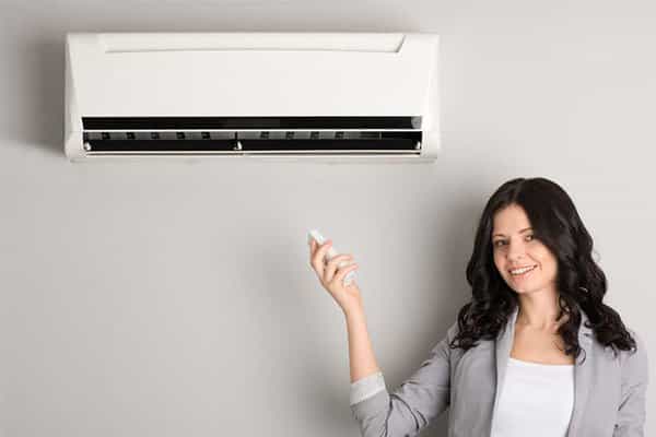 Nút Sensor trên remote máy lạnh là gì? Cách sử dụng nút Sensor hiệu quả