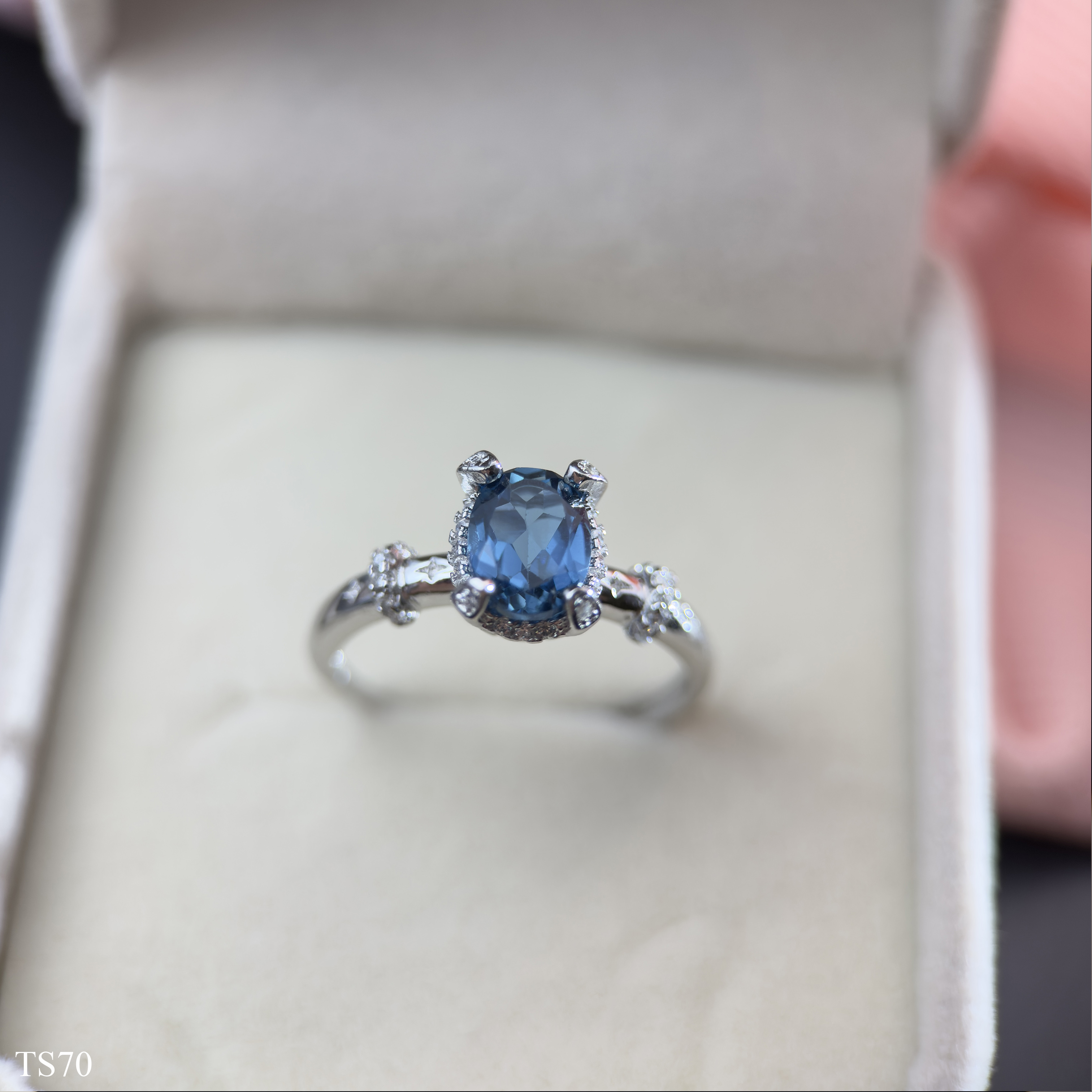 Nhẫn Topaz Xanh Ovan Facet Bạc 925 Dành Cho Nữ