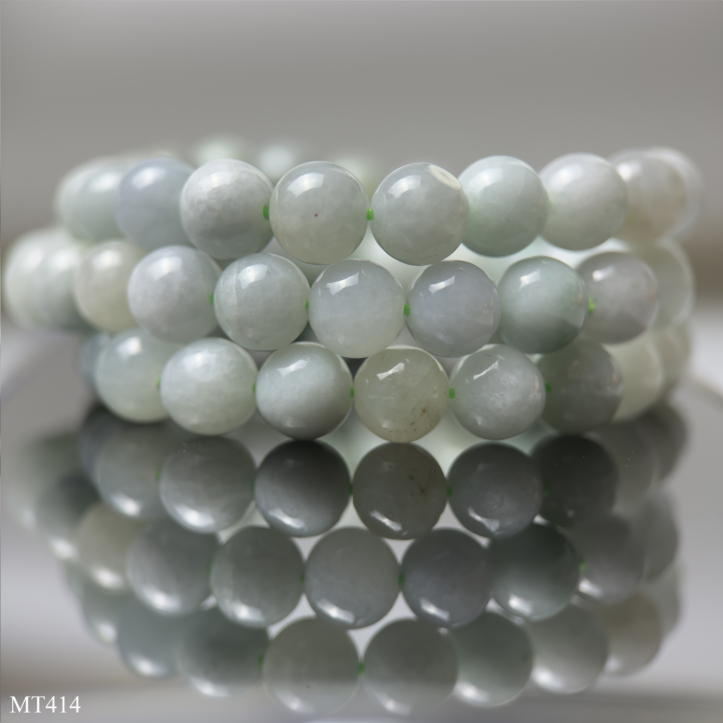 Vòng Ngọc Cẩm Thạch Jadeite 8mm Tự Nhiên