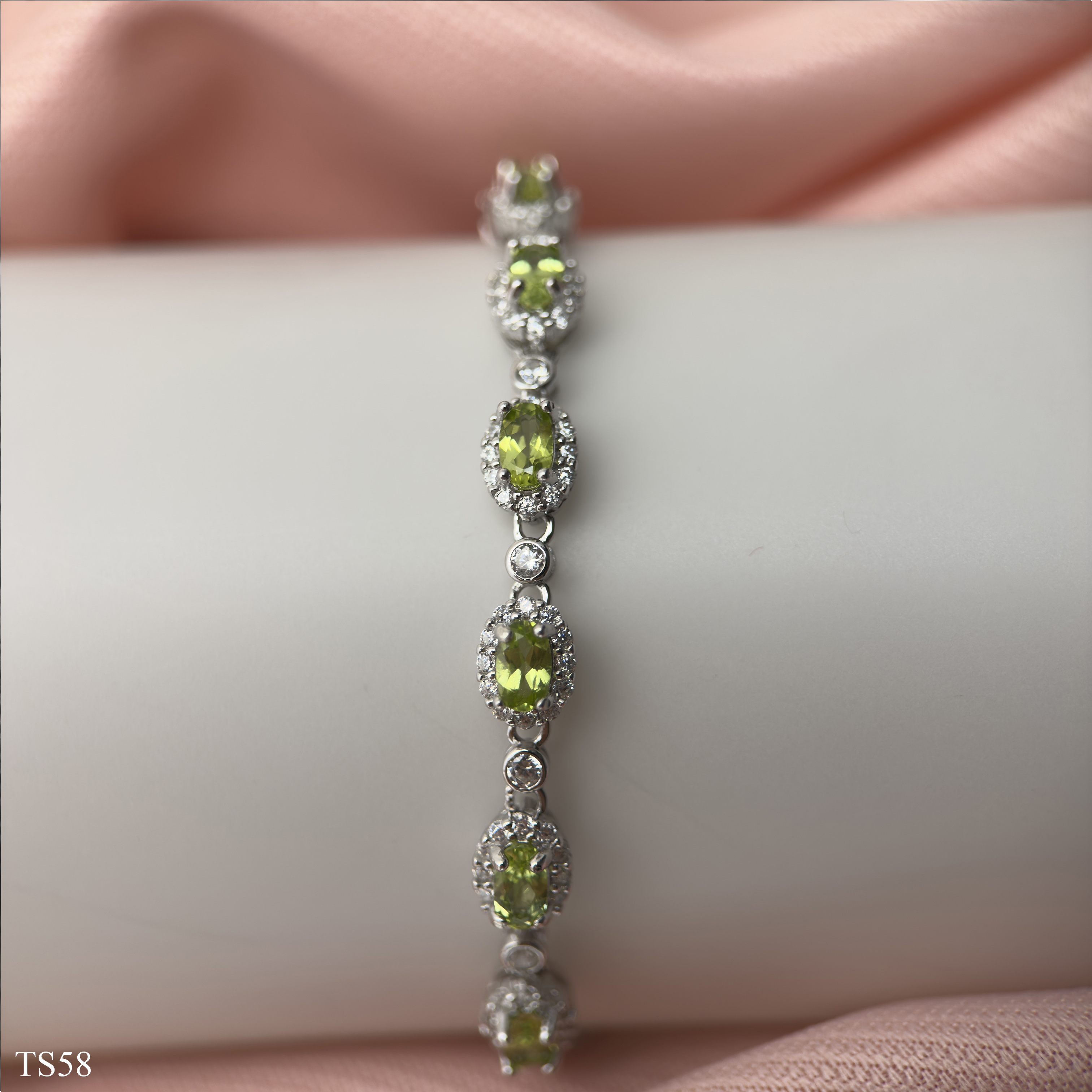 Lắc Tay Bạc 925 Nữ Với Đá Peridot Thiên Nhiên Sang Trọng