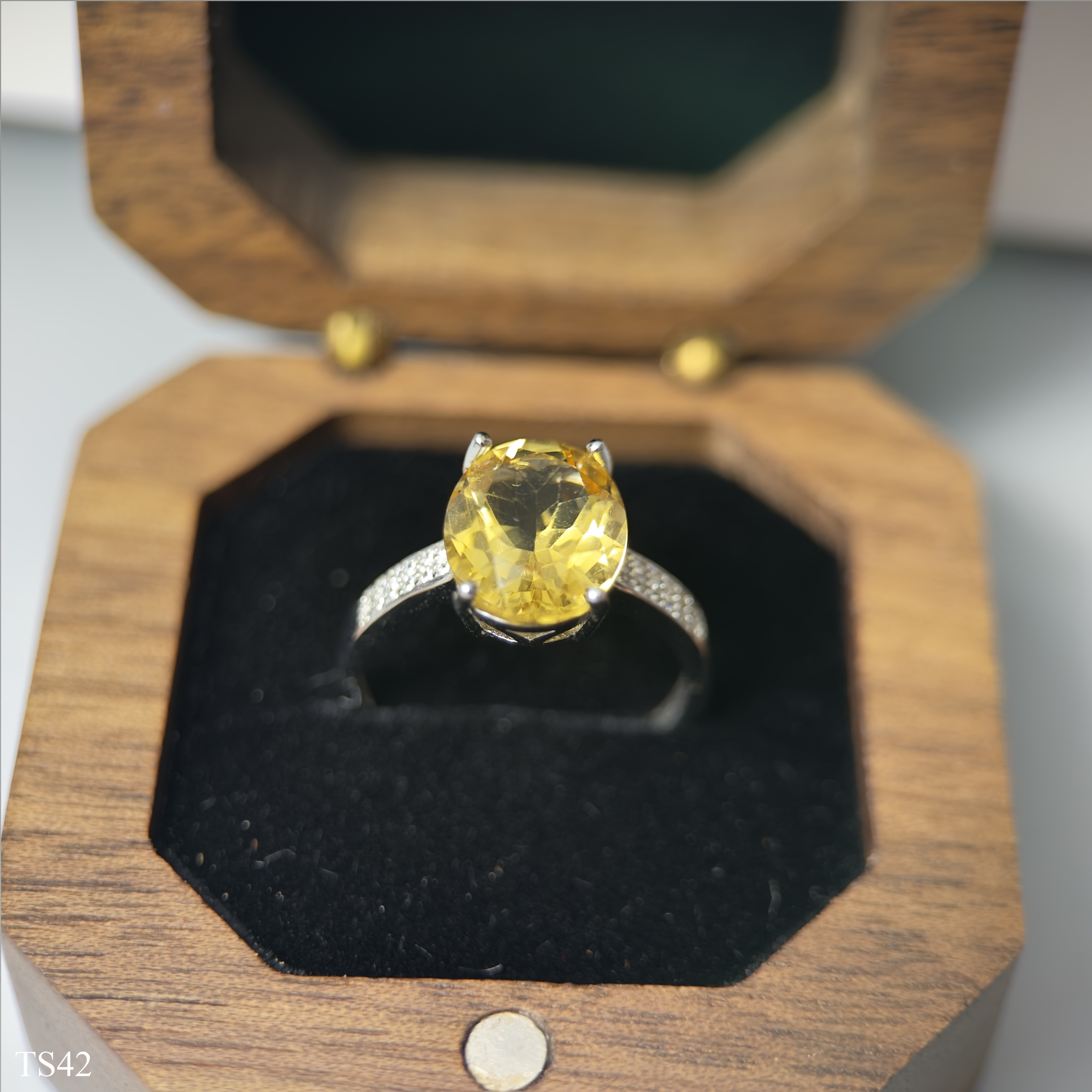 Nhẫn Nữ Bạc 925 với Citrin Thạch Anh Vàng Tự Nhiên