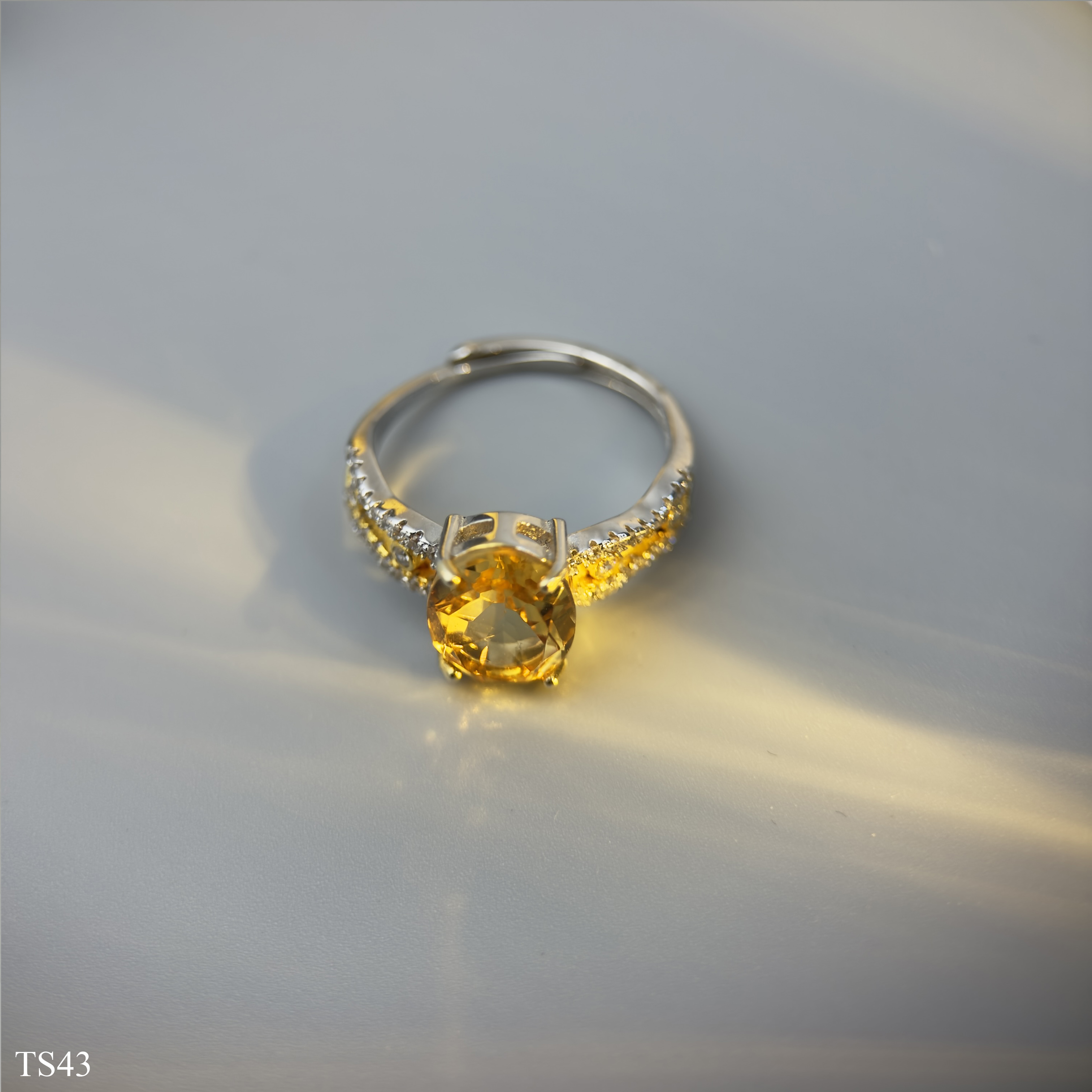 Nhẫn Nữ Đính Đá Citrin Thạch Anh Vàng Bạc 925