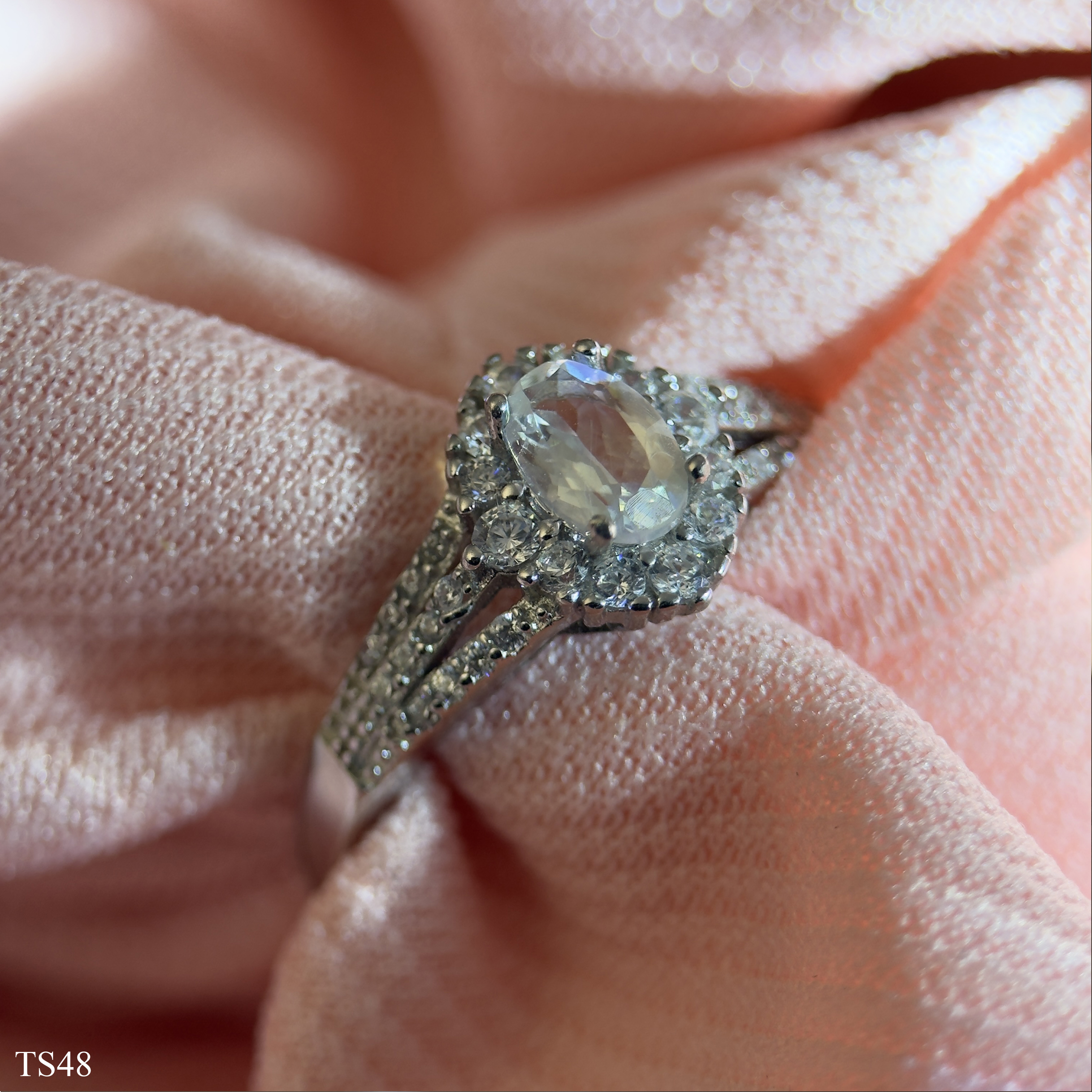 Nhẫn Nữ Sang Trọng Bạc 925 Đá Mặt Trăng Moonstone Oval