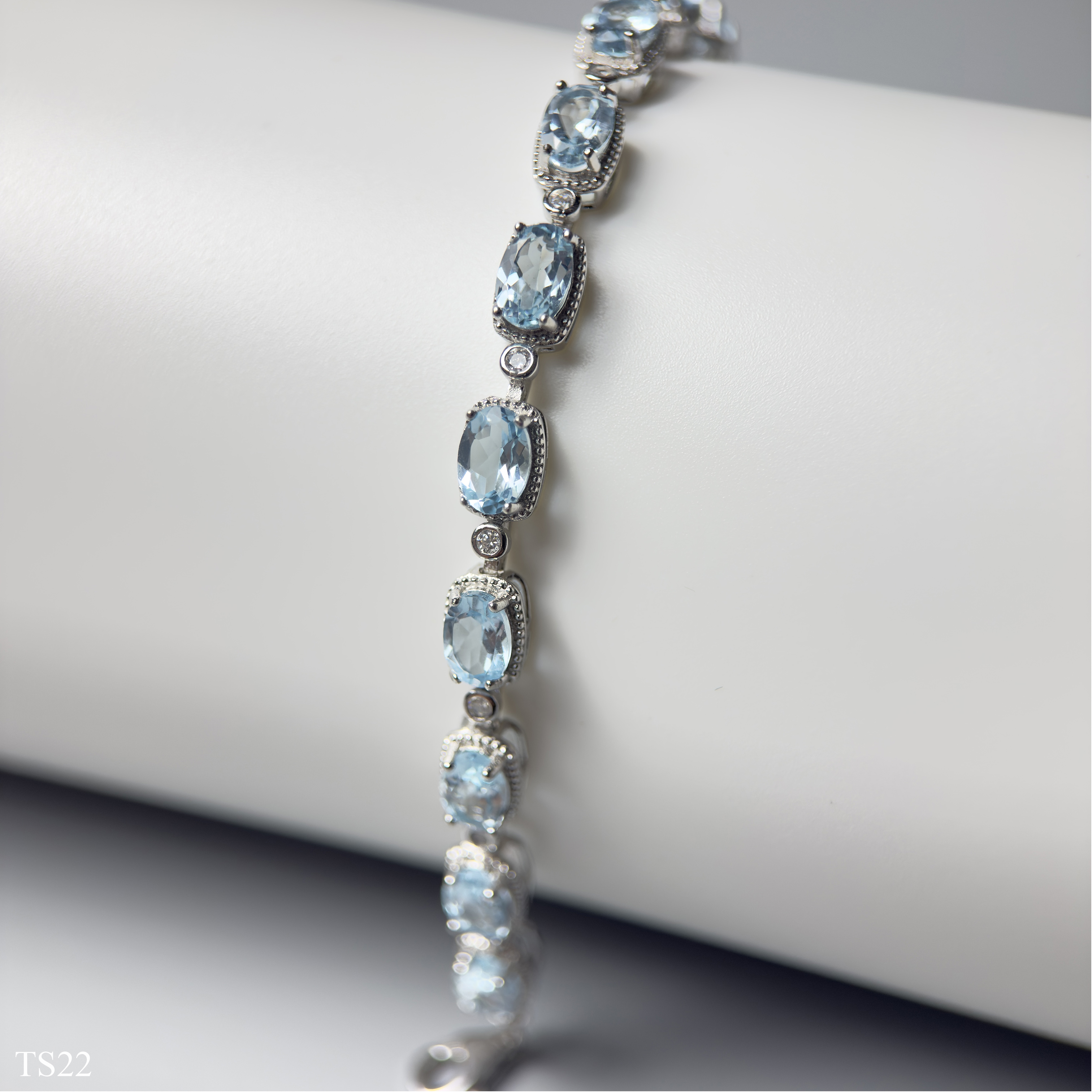 Lắc bạc nữ 925 đính đá Topaz xanh tự nhiên cao cấp