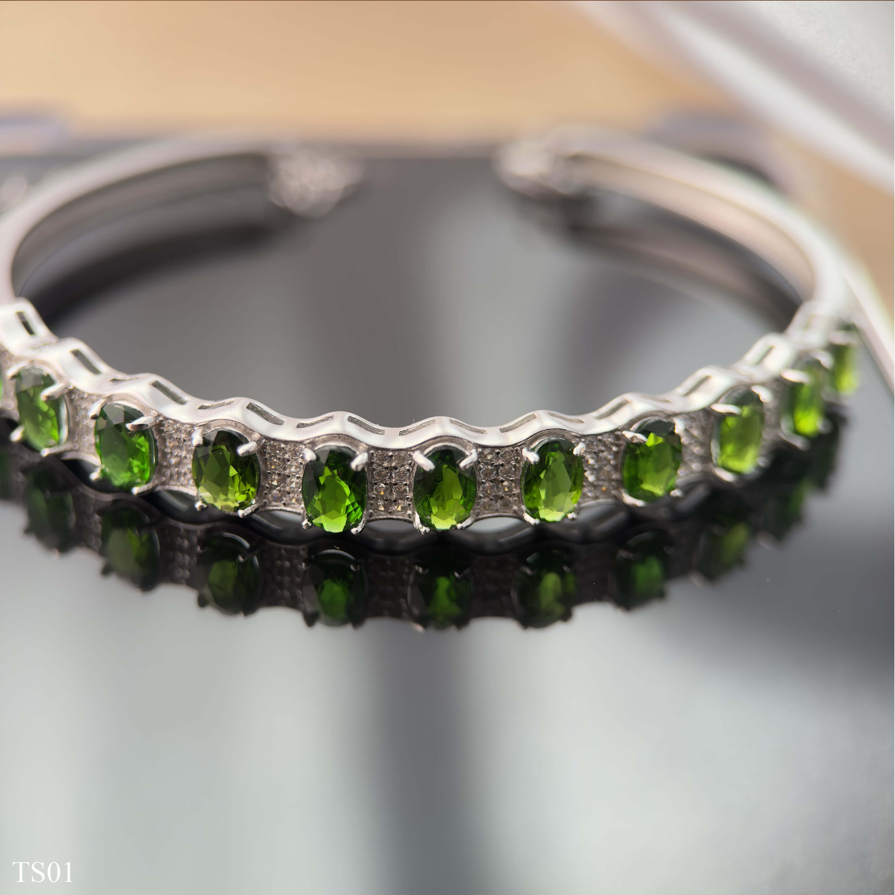 Lắc Bạc Liền Khối Nữ 925 Với Đá Diopside Thiên Nhiên