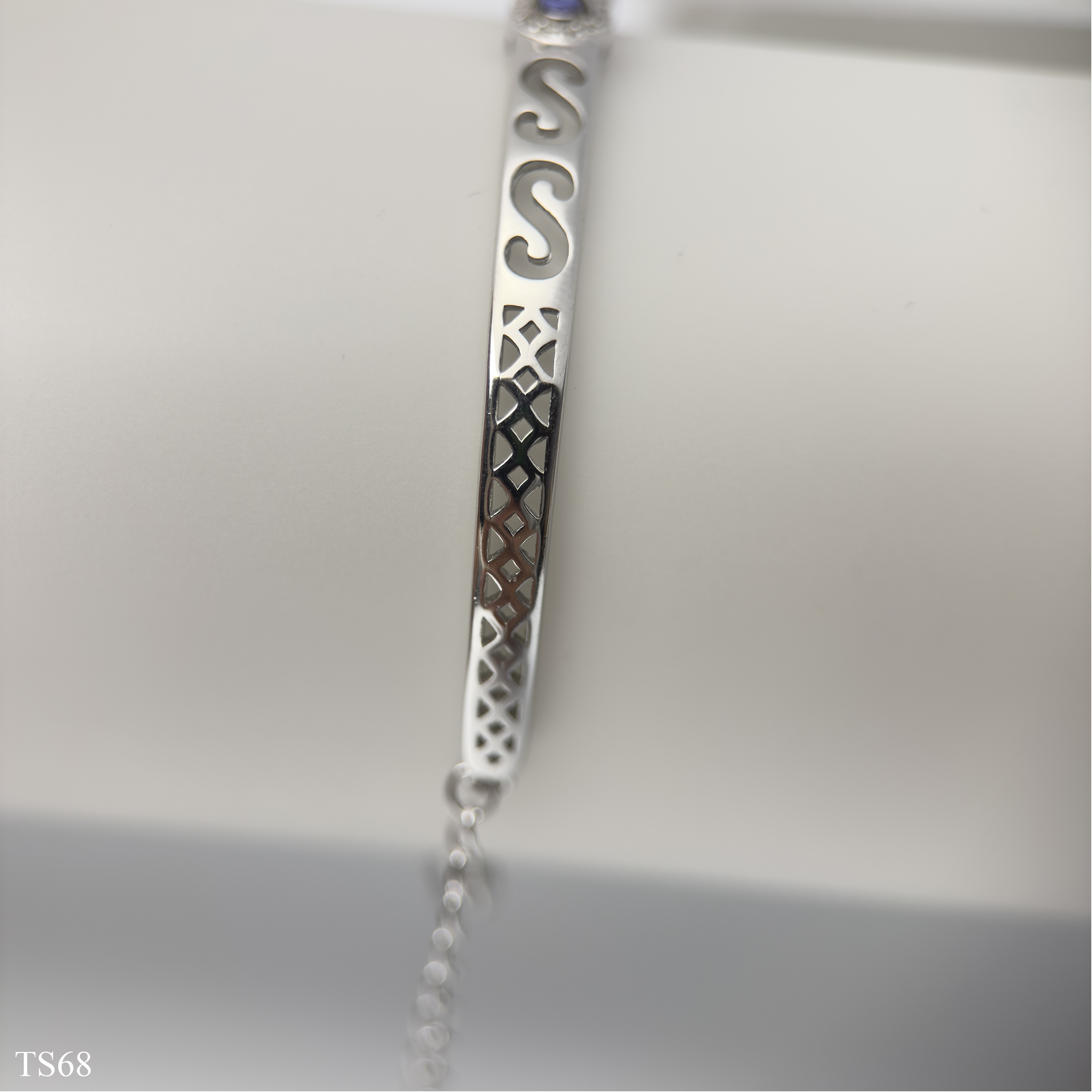 Lắc Bạc Liền Khối 925 Với Đá Tanzanite Quý Phái