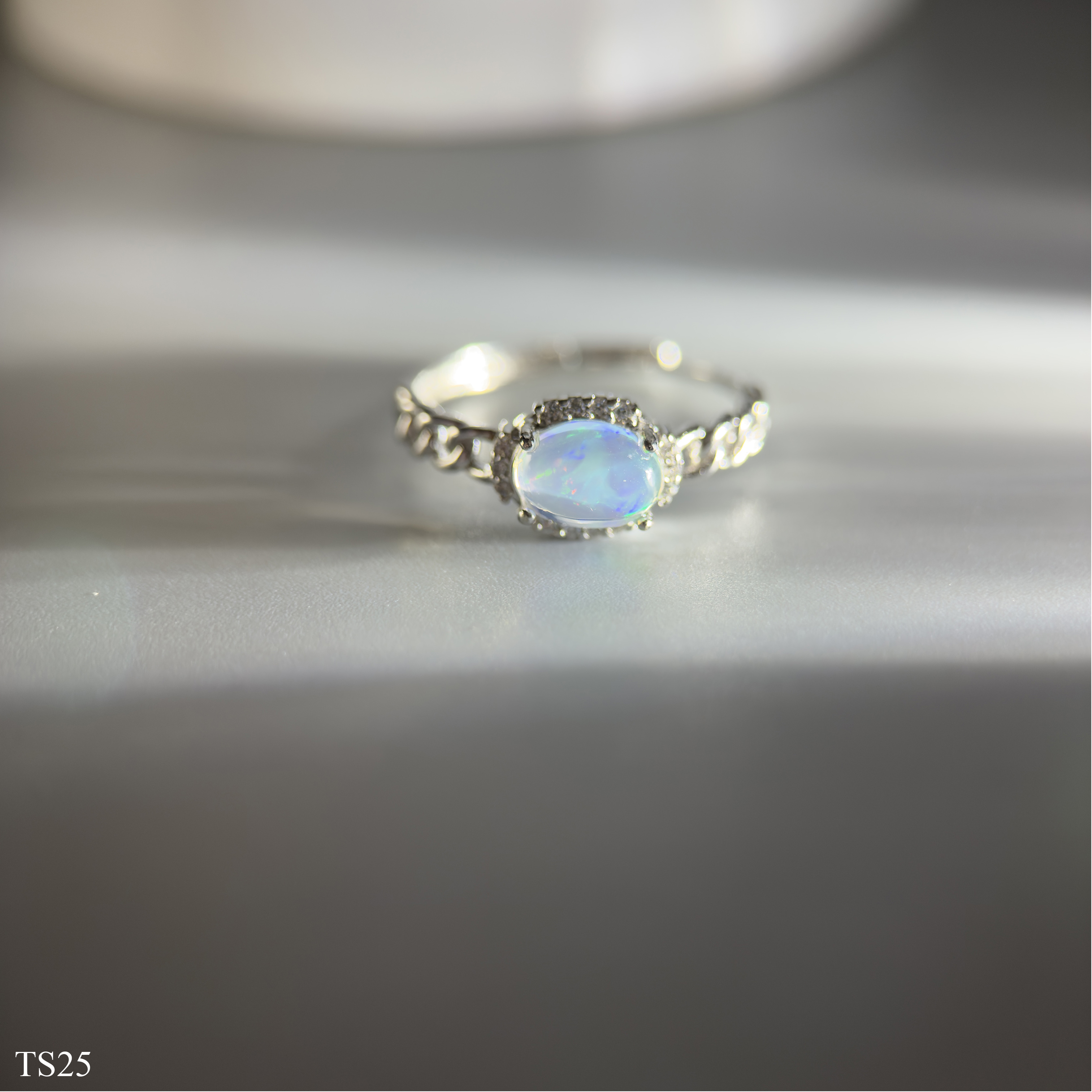 Nhẫn Nữ Bạc 925 Opaz Freesize Hình Ovan Sang Trọng