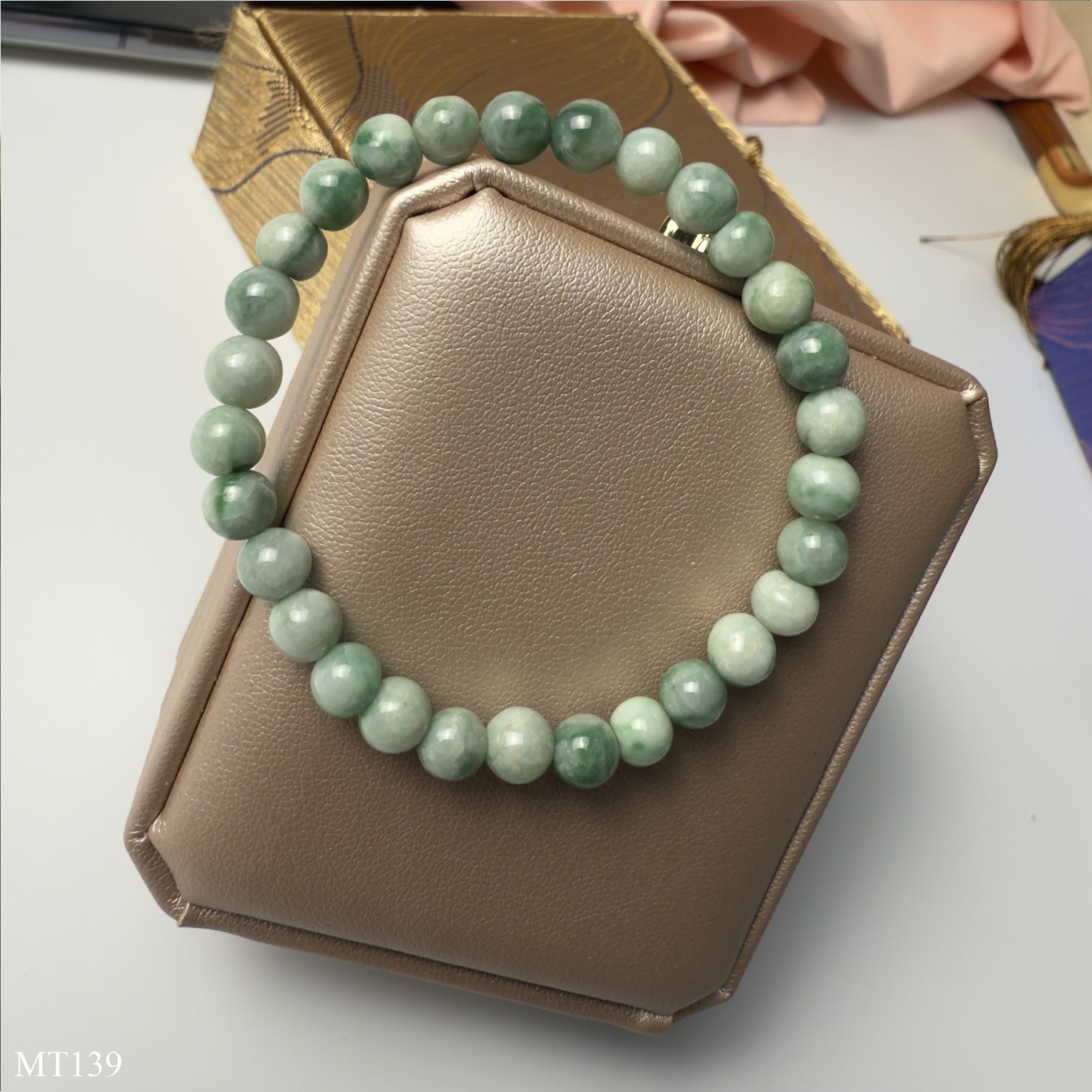 Vòng Ngọc Cẩm Thạch Jadeite 6mm Tự Nhiên