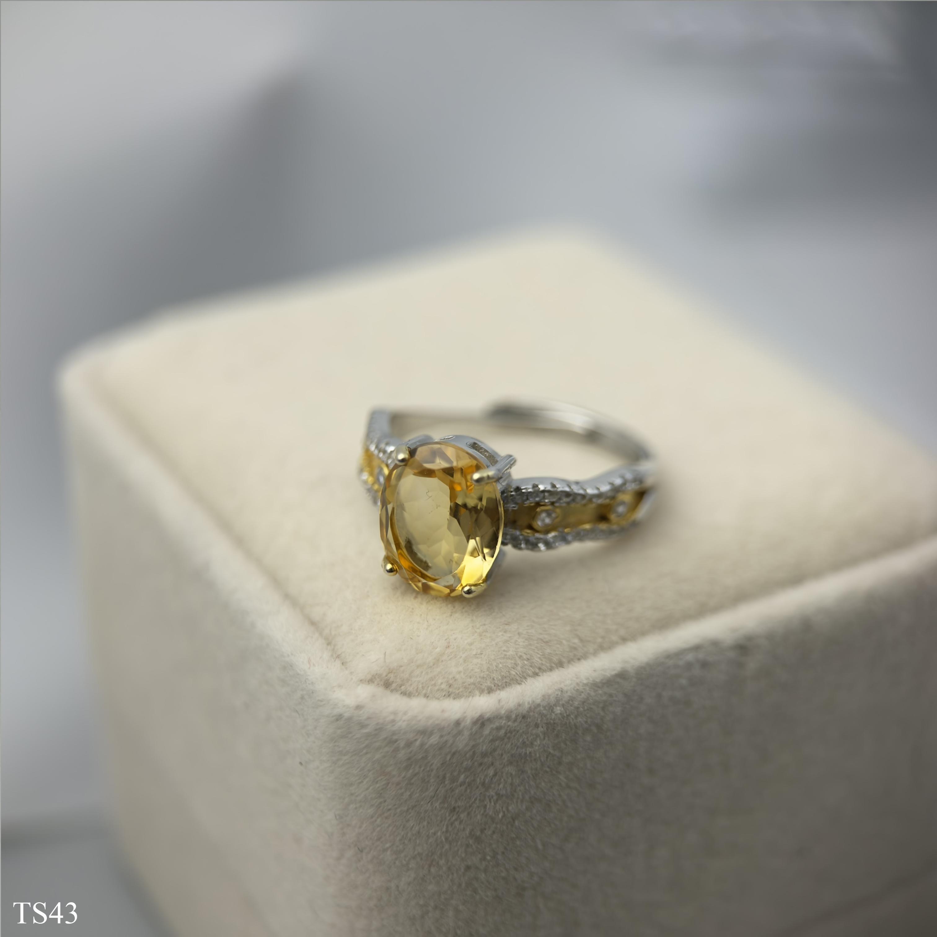 Nhẫn Nữ Đính Đá Citrin Thạch Anh Vàng Bạc 925