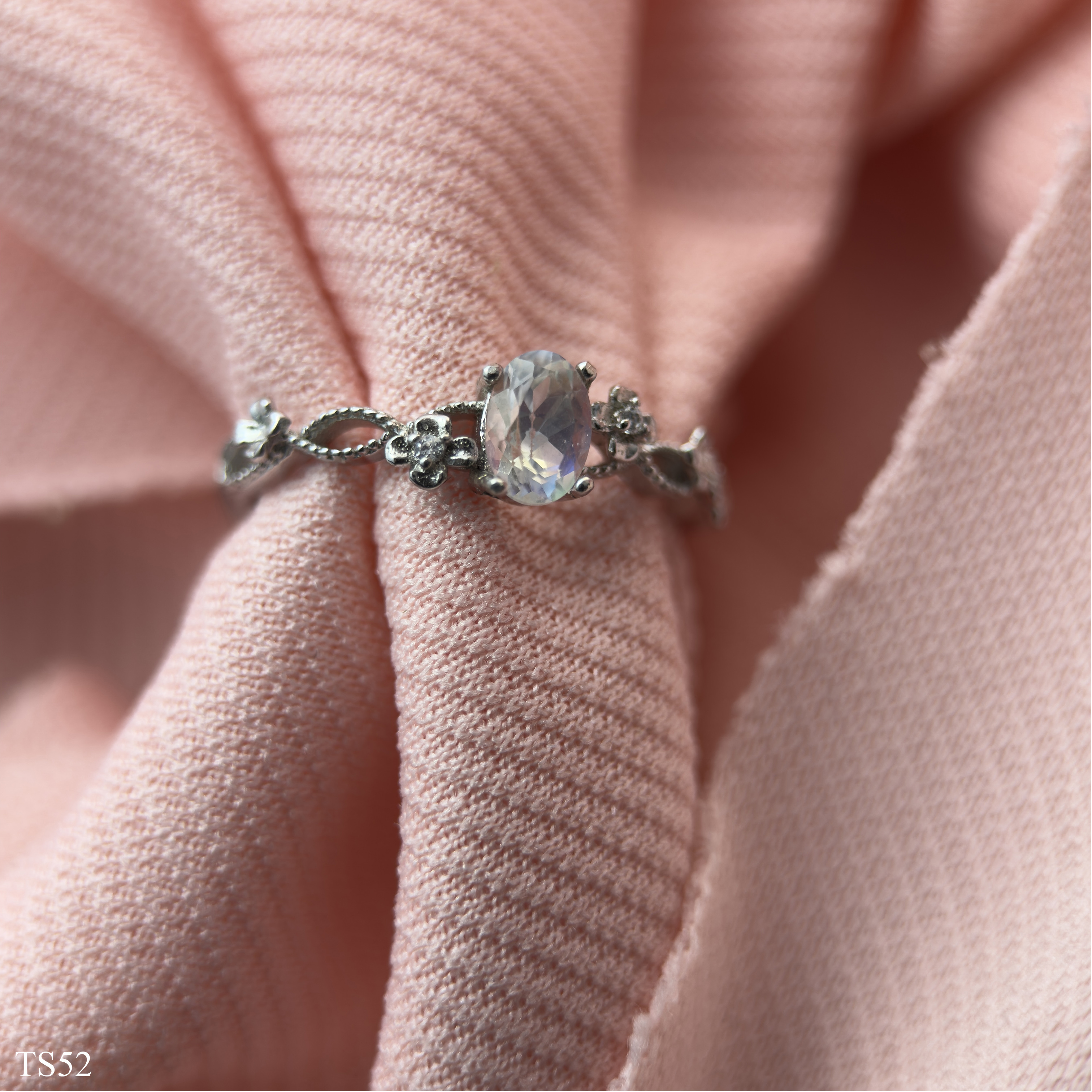 Nhẫn Đá Mặt Trăng Moonstone Bạc 925 Dành Cho Nữ