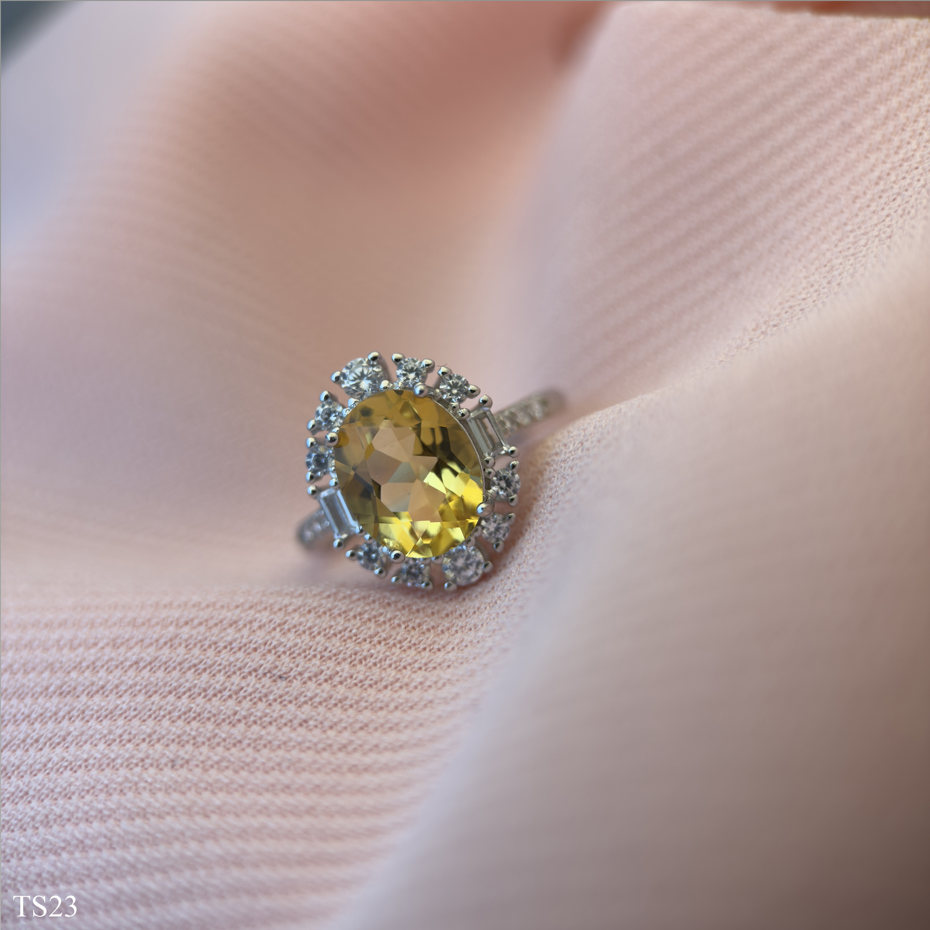 Nhẫn Nữ Bạc 925 Đá Thạch Anh Vàng Viền Đính Đá Zircon