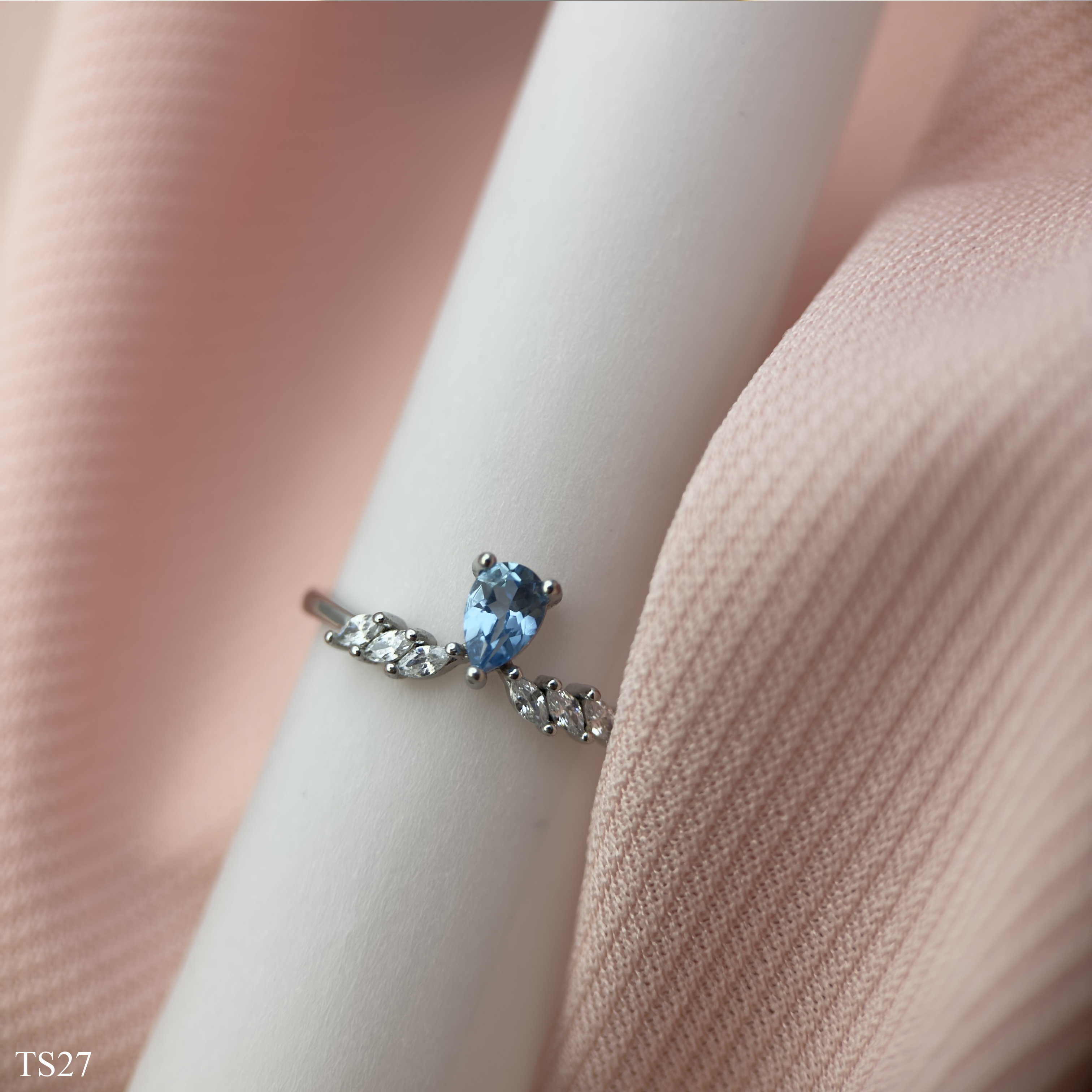 Nhẫn Nữ Topaz Xanh Facet Bạc 925 Giọt Nước