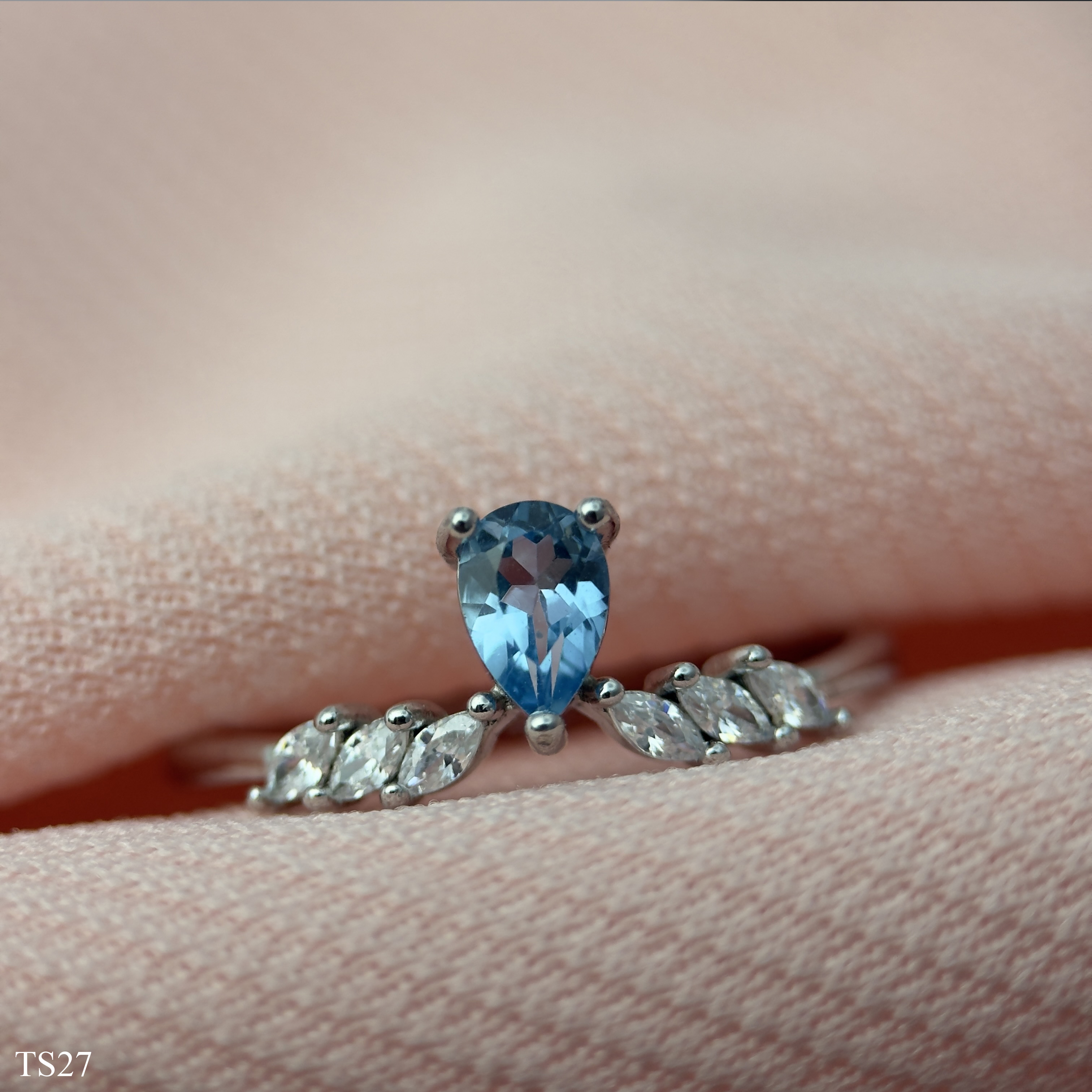 Nhẫn Nữ Topaz Xanh Facet Bạc 925 Giọt Nước