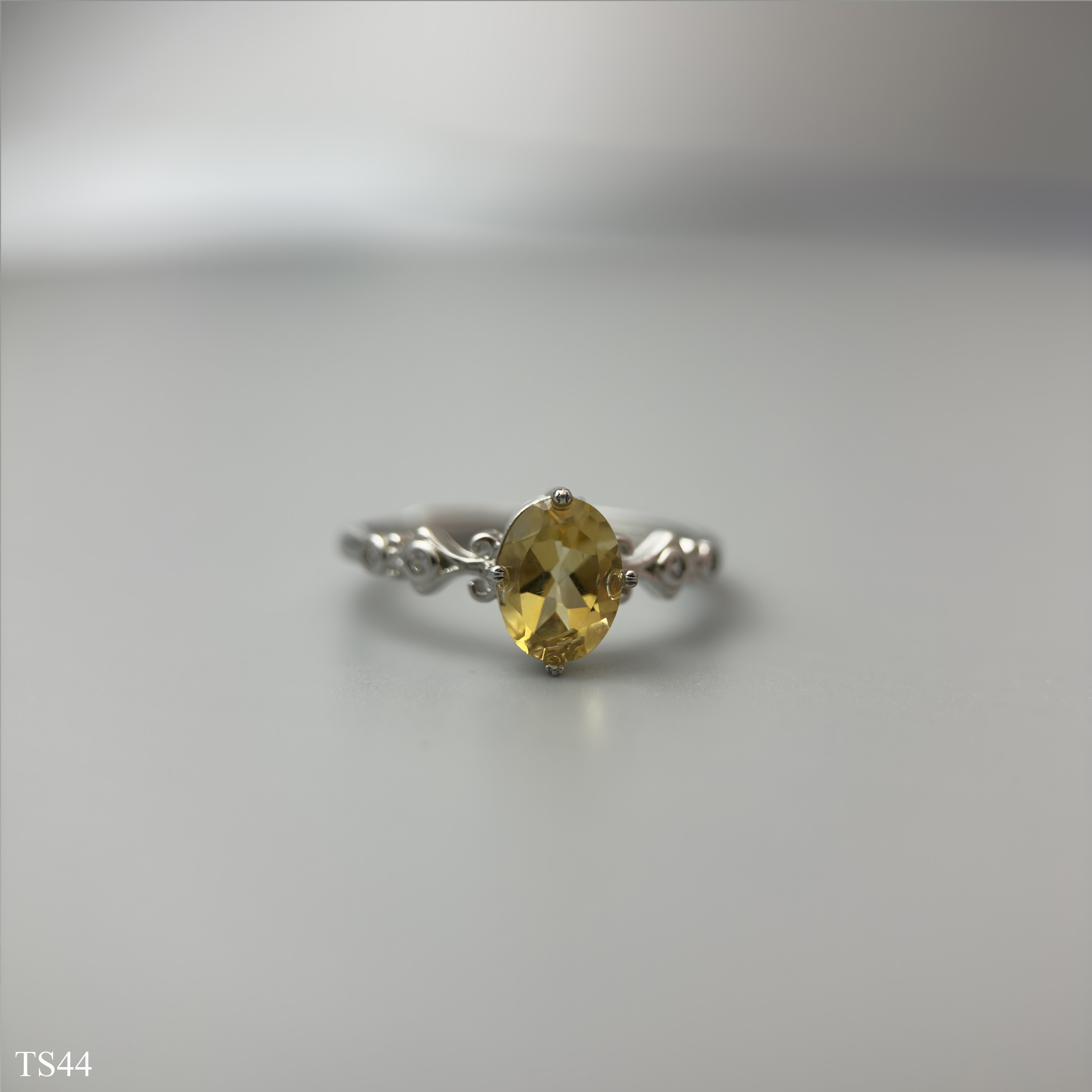 Nhẫn Nữ Citrin Thạch Anh Vàng Cắt Giác Sang Trọng