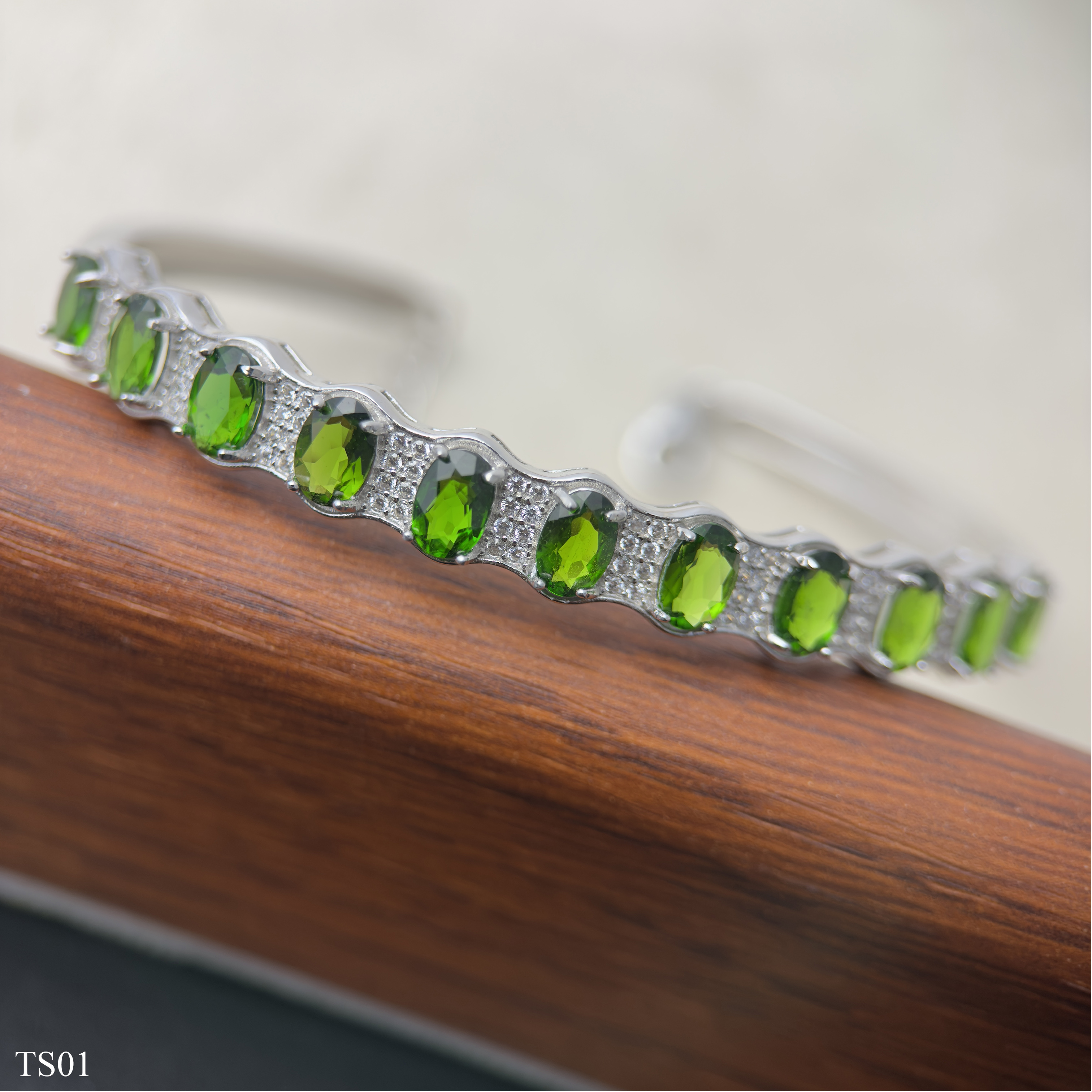 Lắc Bạc Liền Khối Nữ 925 Với Đá Diopside Thiên Nhiên